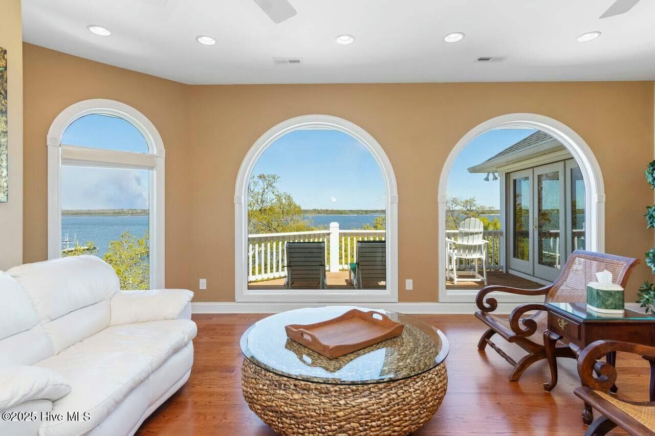 Family Room - 7012 Sound Drive, Emerald Isle, NC 28594