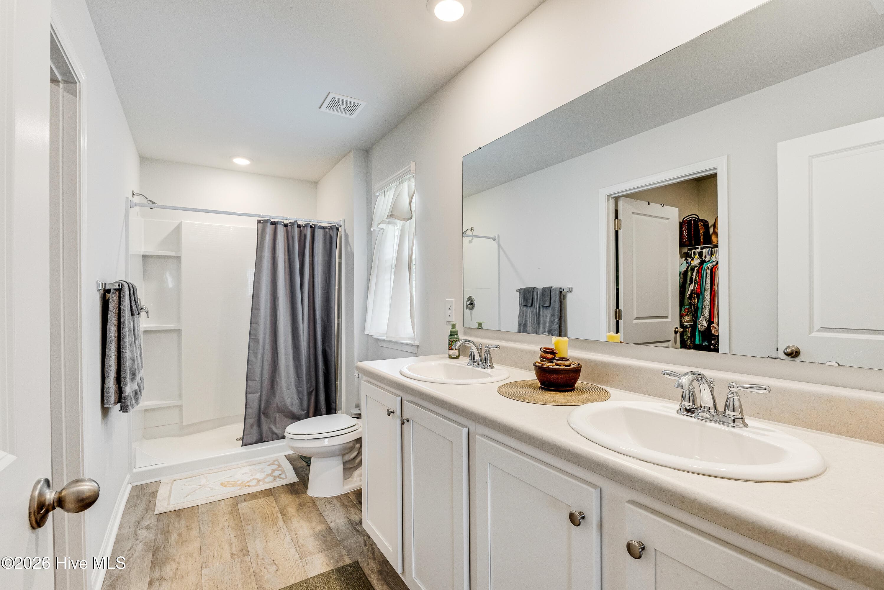 Single Family Residence at 181 Murrelet Court NE, Bolivia, NC 28422, photo 23 of 45