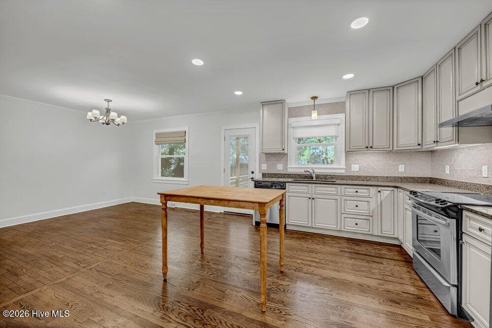 Single Family Residence at 4012 Park Avenue, Wilmington, NC 28403, photo 11 of 27
