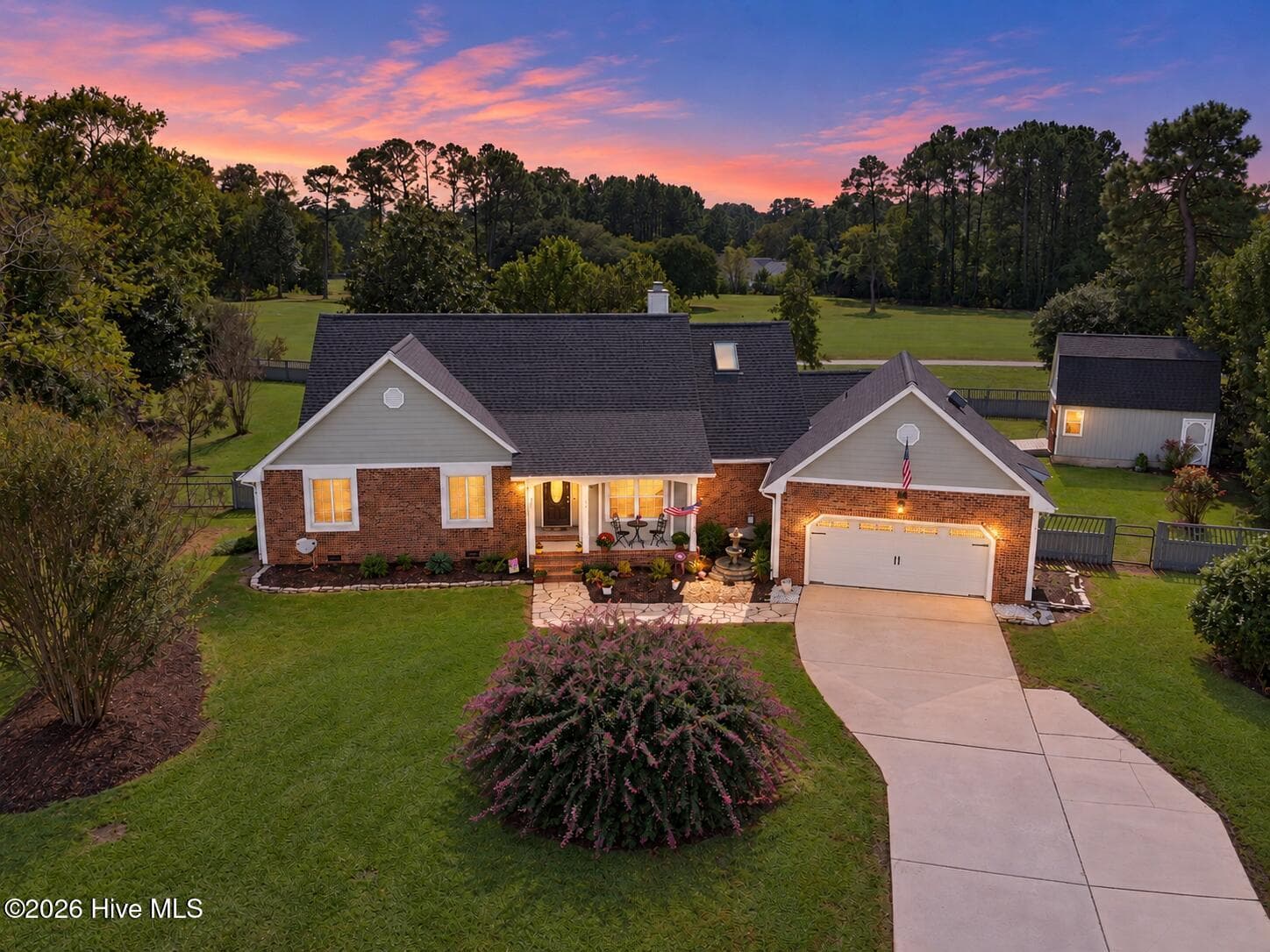 Single Family Residence at 107 Bogey Court, Hampstead, NC 28443, photo 7 of 55
