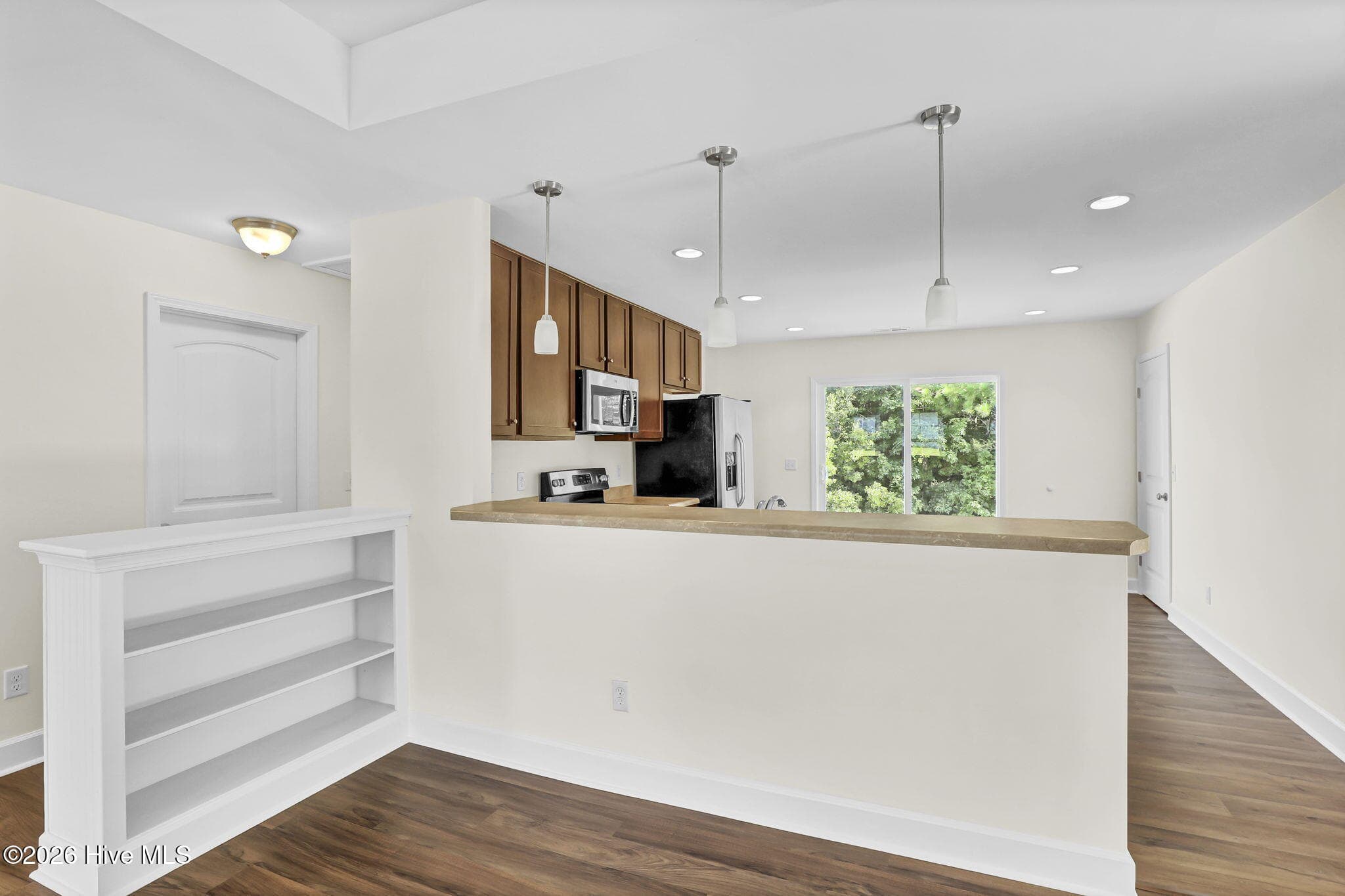 Single Family Residence at 91 Glasgow Drive, Rocky Point, NC 28457, photo 9 of 31