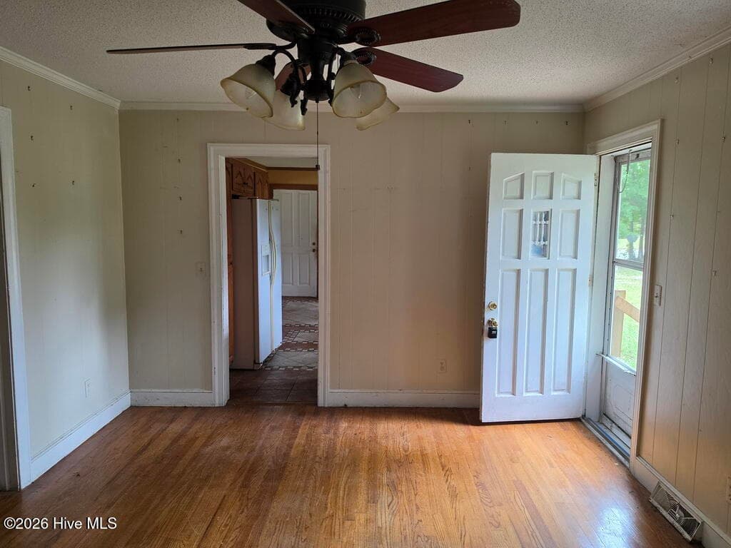 Single Family Residence at 2211 Tanglewood Drive, Kinston, NC 28504, photo 10 of 15