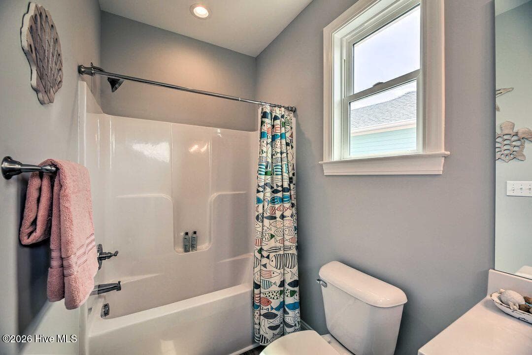 Single Family Residence at 124 Salt Marsh Way, Atlantic Beach, NC 28512, photo 12 of 34