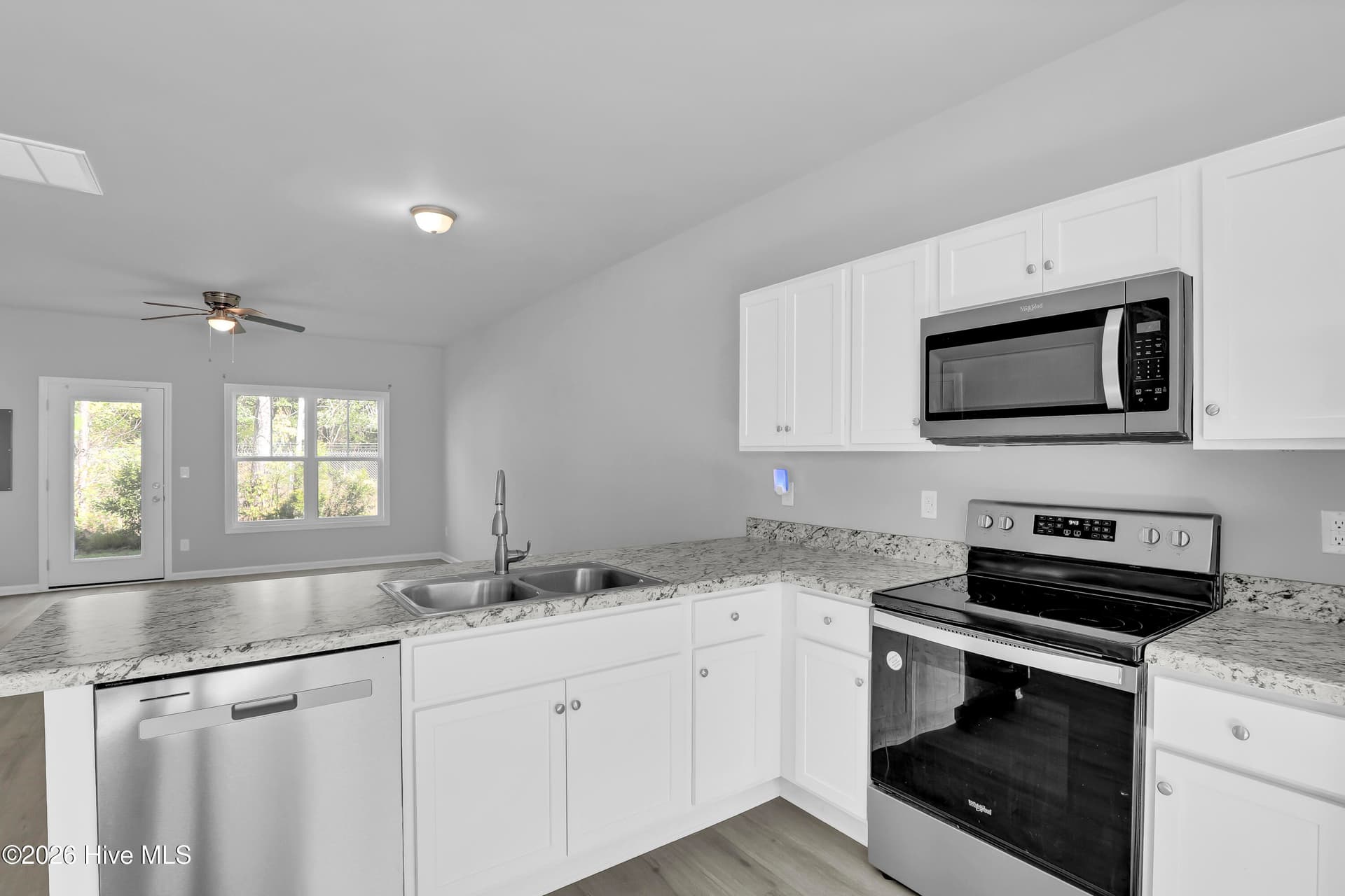 Townhouse at 188 Buckhorn Avenue, Holly Ridge, NC 28445, photo 10 of 26