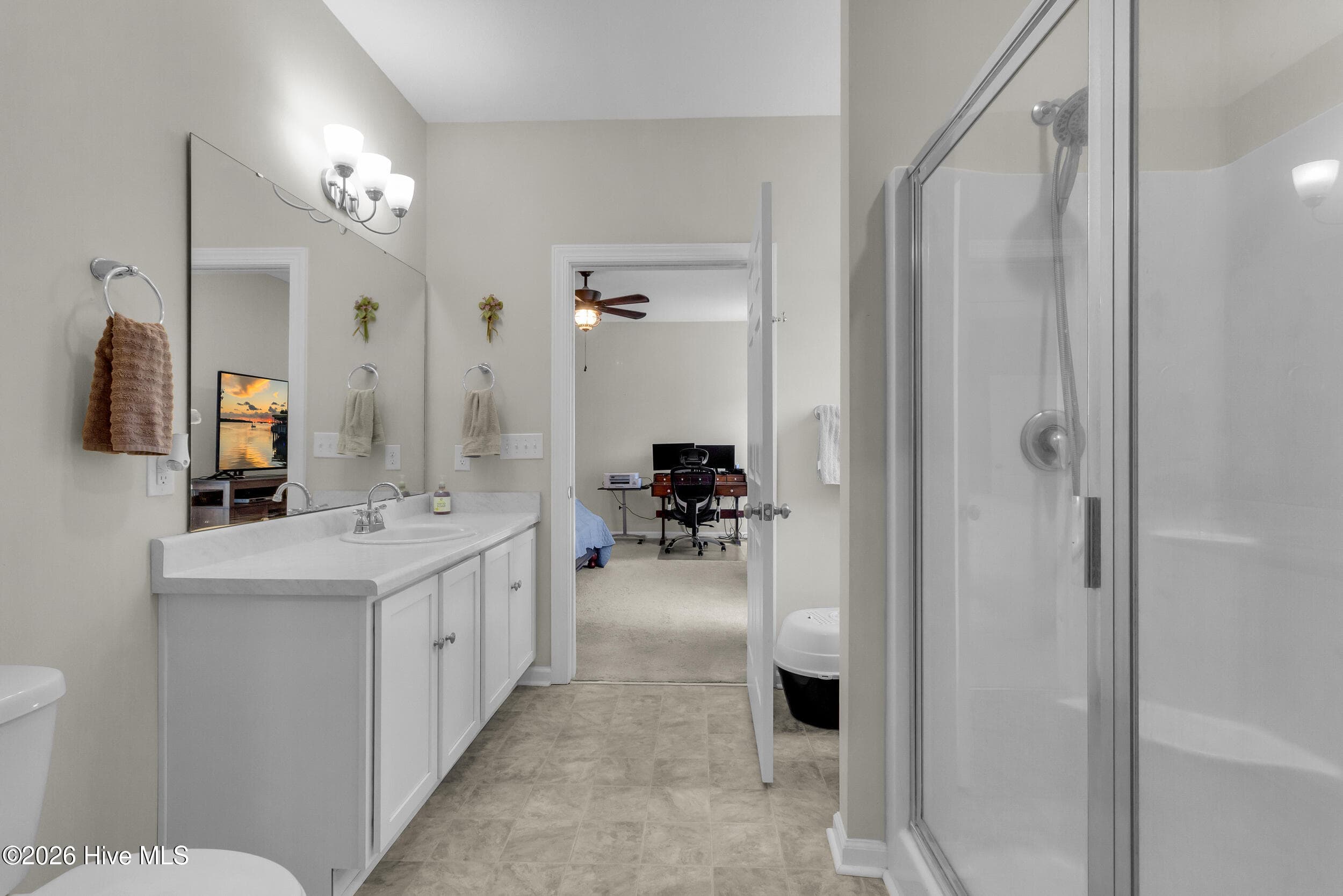 Owners Bathroom - 5430 Creek Pointe Road, New Bern, NC 28560