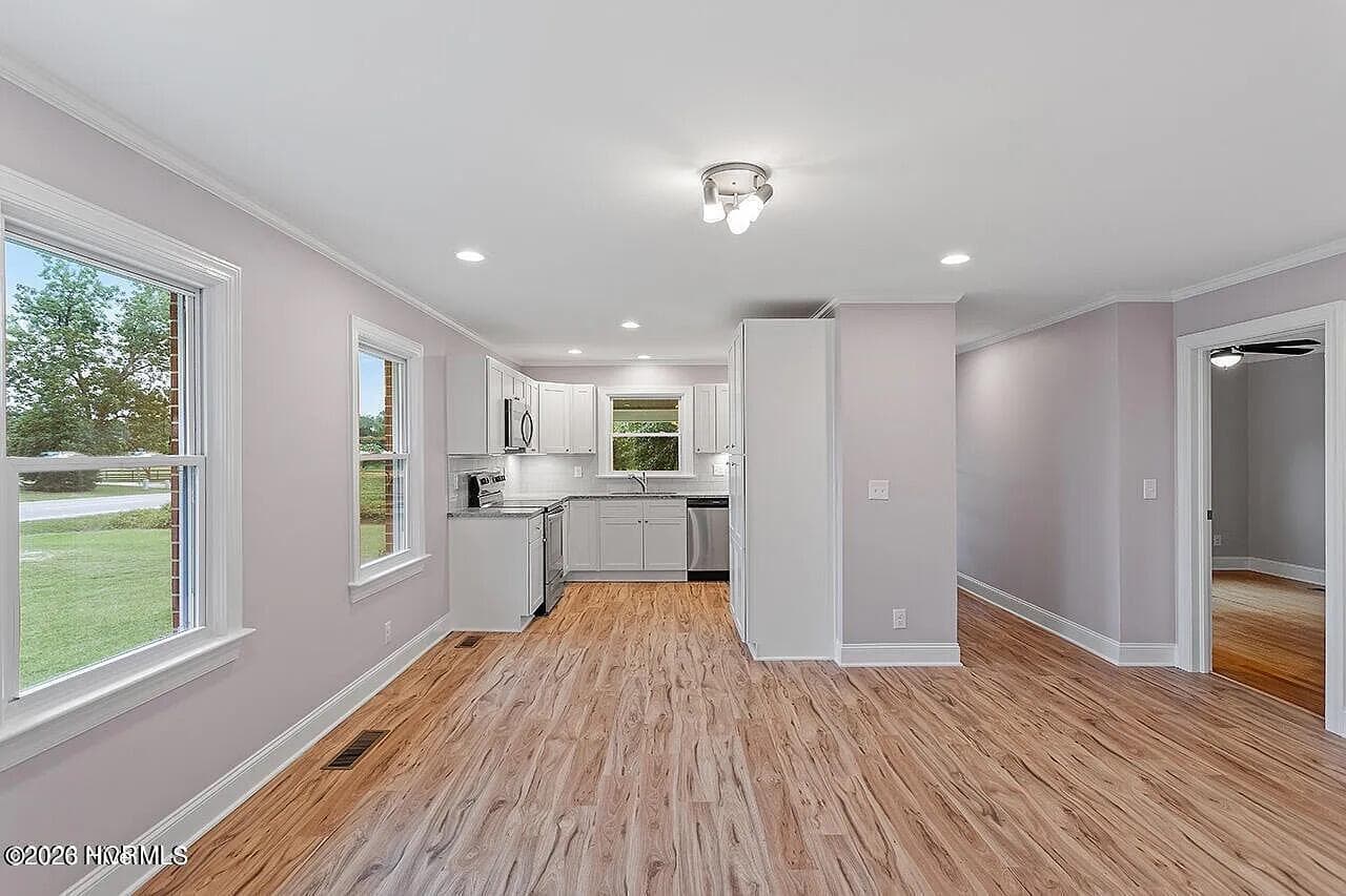 11843 Hobbton Highway, Newton Grove, NC 28366