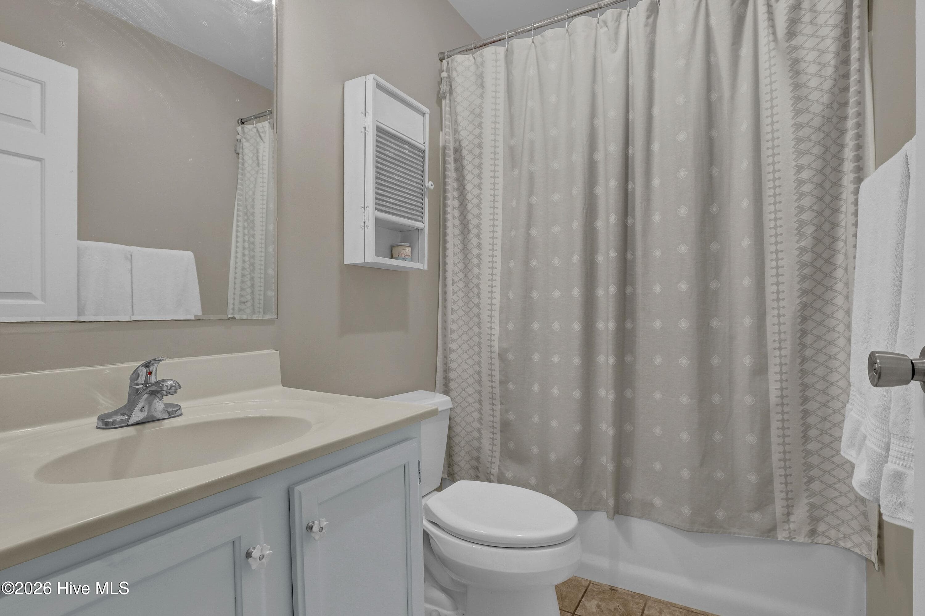 Single Family Residence at 109 Sea Urchin Court, Surf City, NC 28445, photo 15 of 49