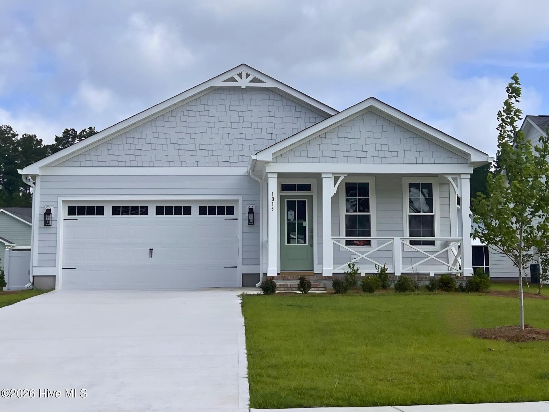 Single Family Residence at 1015 Brighton Drive, New Bern, NC 28562, photo 3 of 47