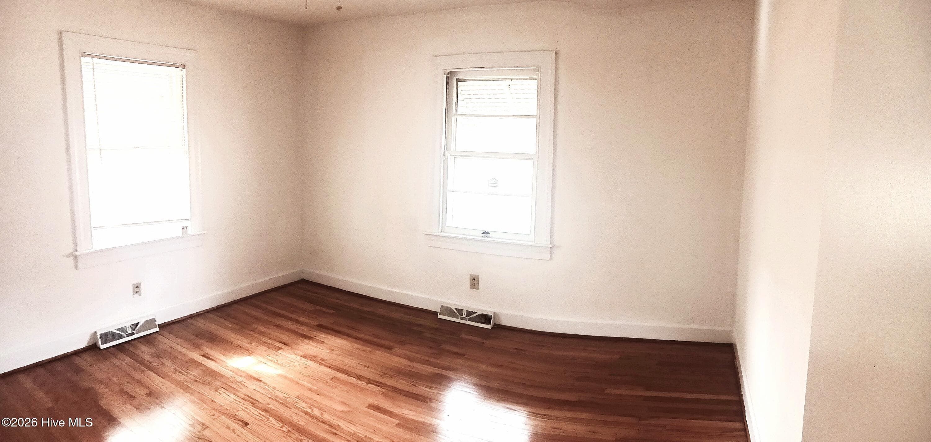 Single Family Residence at 322 Jefferson Street W, Wilson, NC 27893, photo 5 of 10