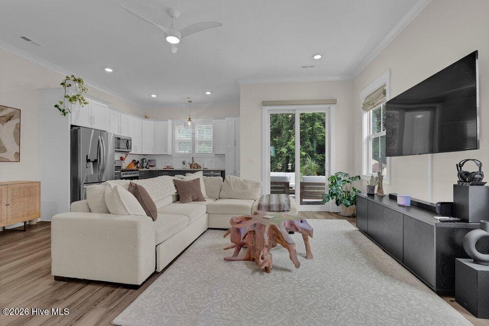 Townhouse at 1042 Tidal Lane, Wilmington, NC 28401, photo 5 of 40
