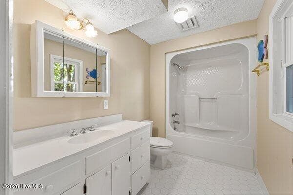 Single Family Residence at 2902 Canal Cove Road, Lake Waccamaw, NC 28450, photo 20 of 38
