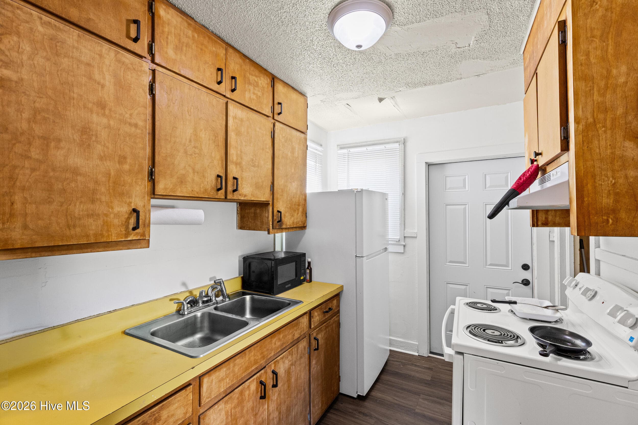 Single Family Residence at 2033 Shirley Avenue, Augusta, GA 30904, photo 6 of 14