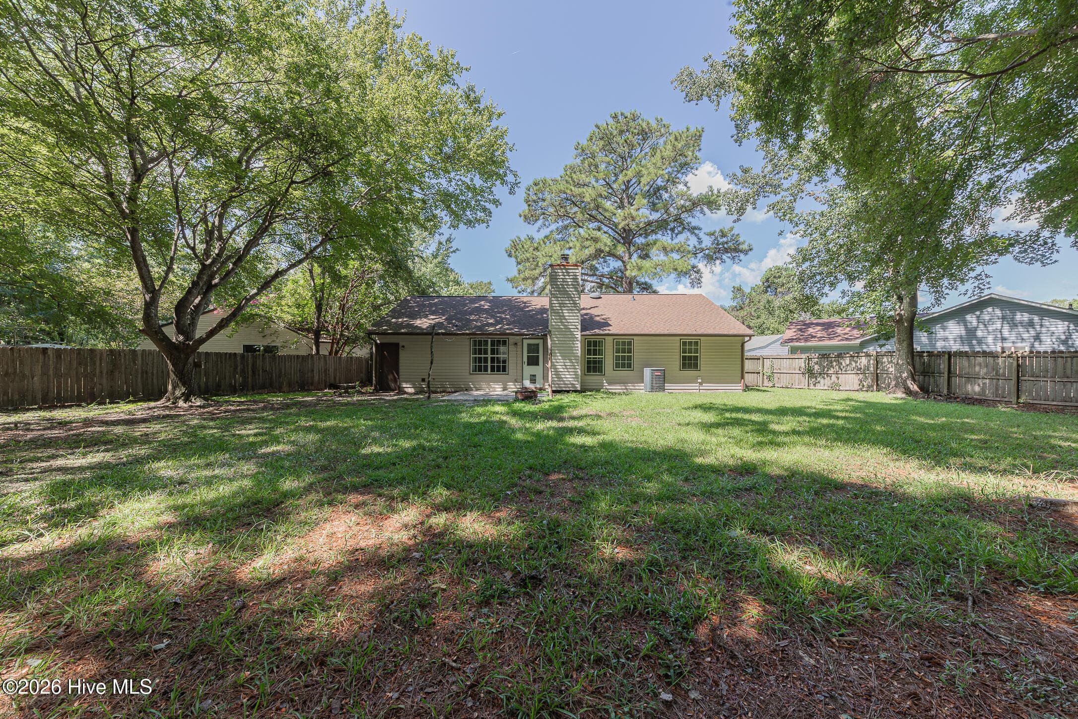Single Family Residence at 506 Sarah Court, Jacksonville, NC 28540, photo 5 of 5