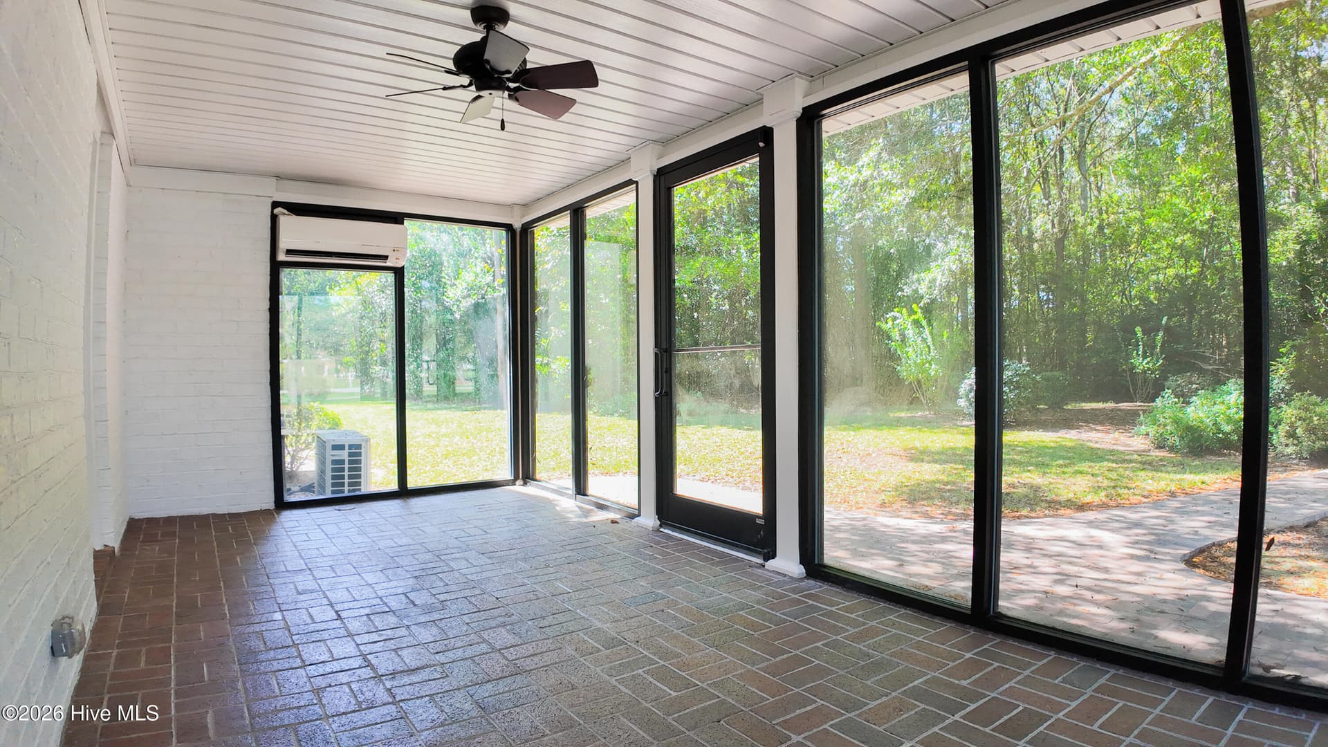 Single Family Residence at 101 Forest Drive, Clinton, NC 28328, photo 19 of 38