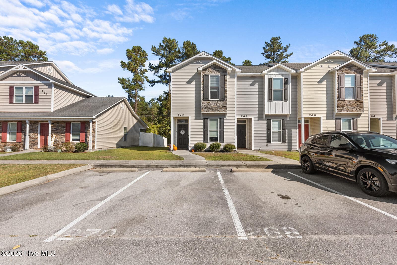 Townhouse at 270 Caldwell Loop, Jacksonville, NC 28546, photo 2 of 24