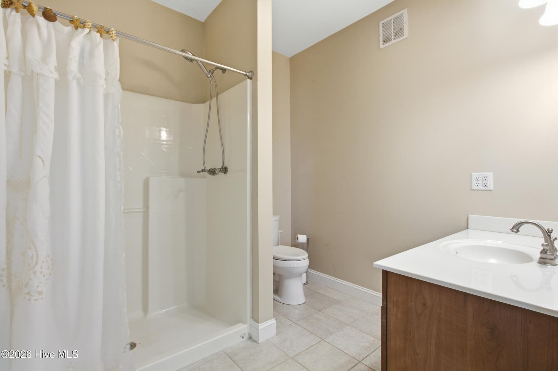 Bathroom (Guest Suite) - 203 Riverside Drive, Sneads Ferry, NC 28460