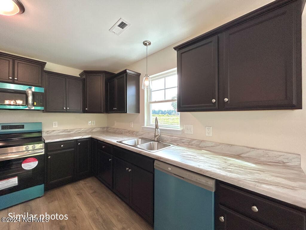 Single Family Residence at 811 N Sandy Shore Court, Holly Ridge, NC 28445, photo 17 of 52