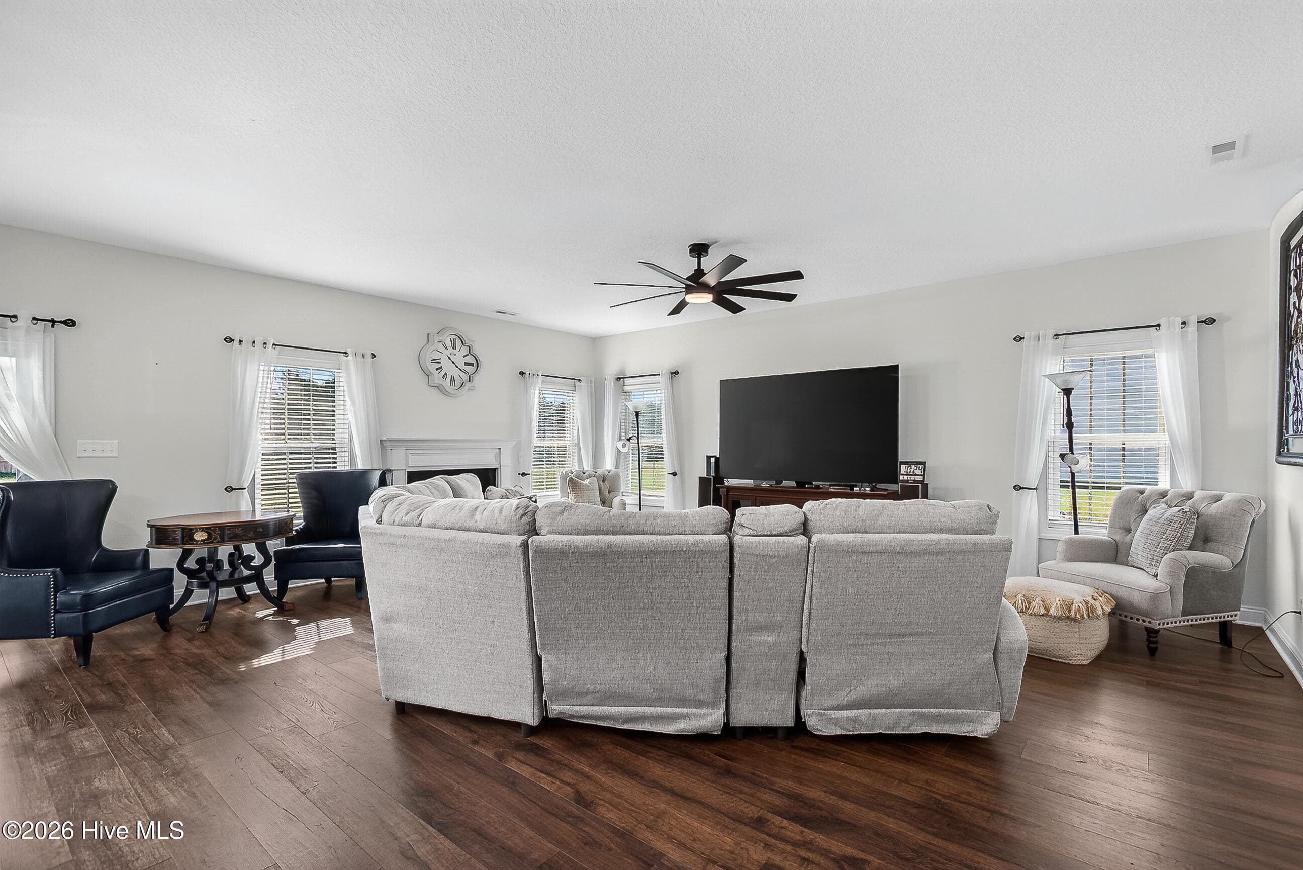 Single Family Residence at 318 Naval Store Drive, Jacksonville, NC 28546, photo 9 of 47