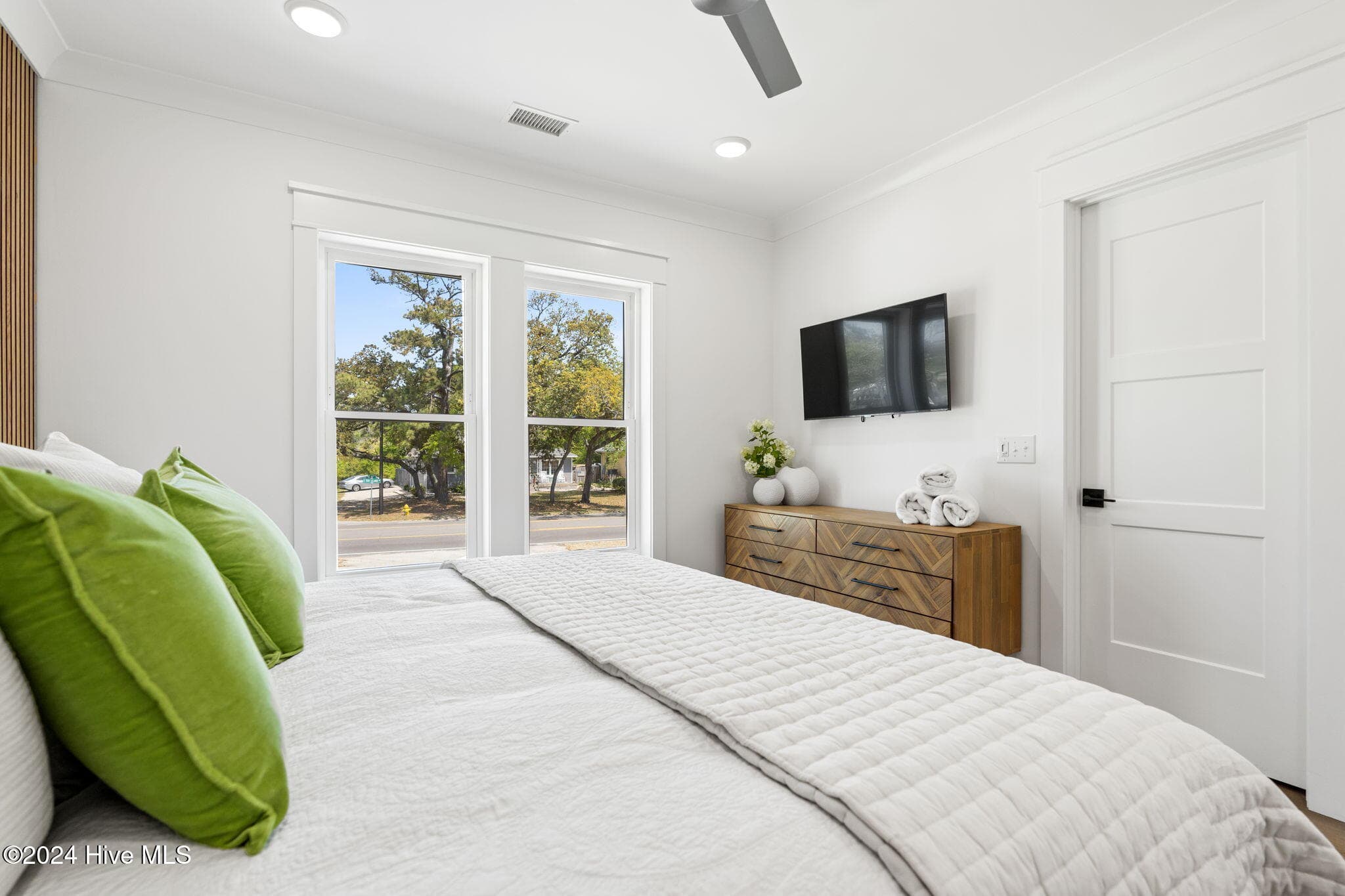 Single Family Residence at 6601 E Oak Island Drive, Oak Island, NC 28465, photo 21 of 49