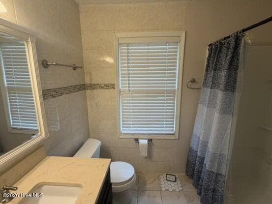 Upstairs hallway full bathroom - 4147 Knollcrest Circle N, Martinez, GA 30907