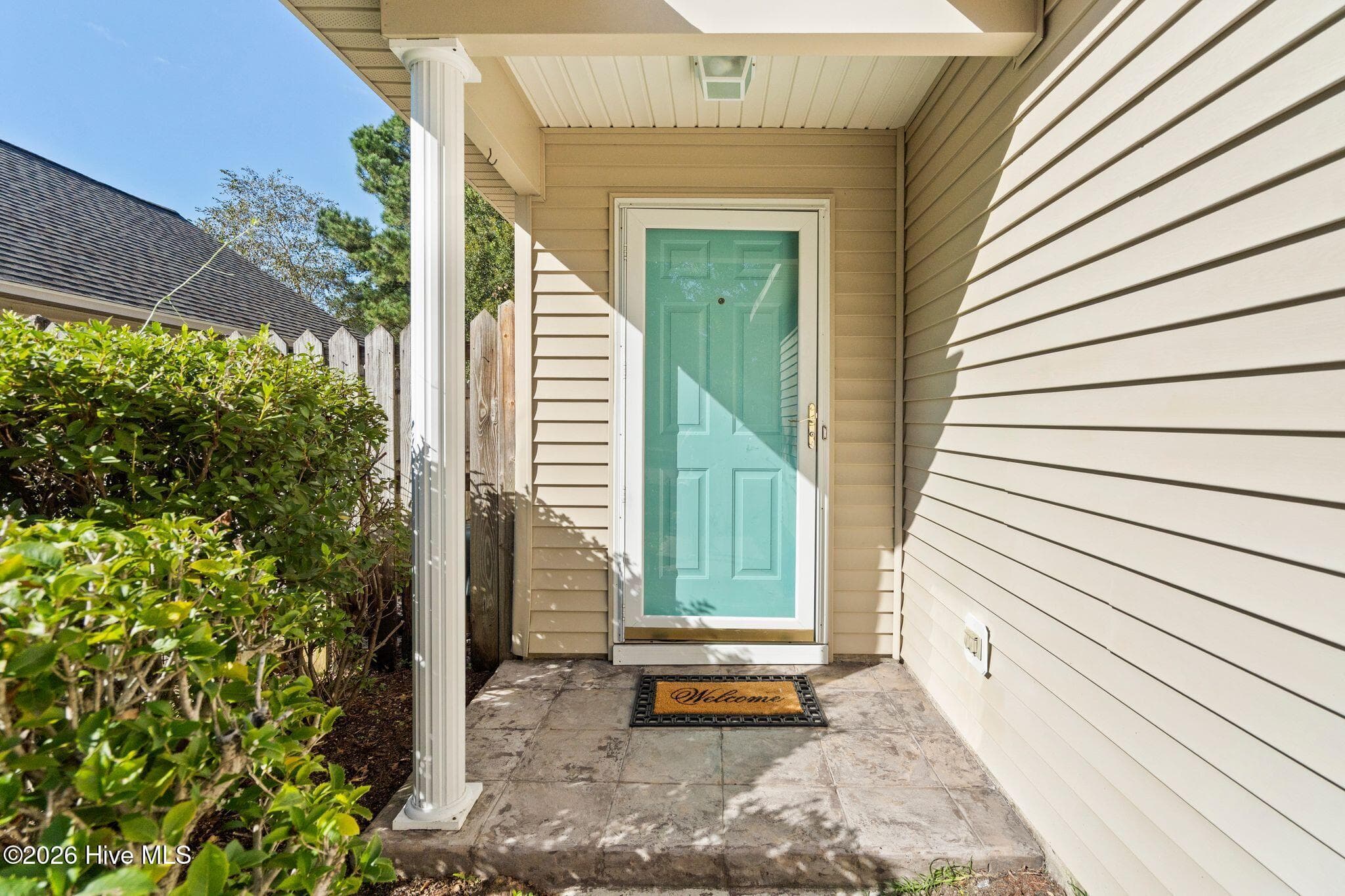 Single Family Residence at 811 Grathwol Drive, Wilmington, NC 28405, photo 3 of 41