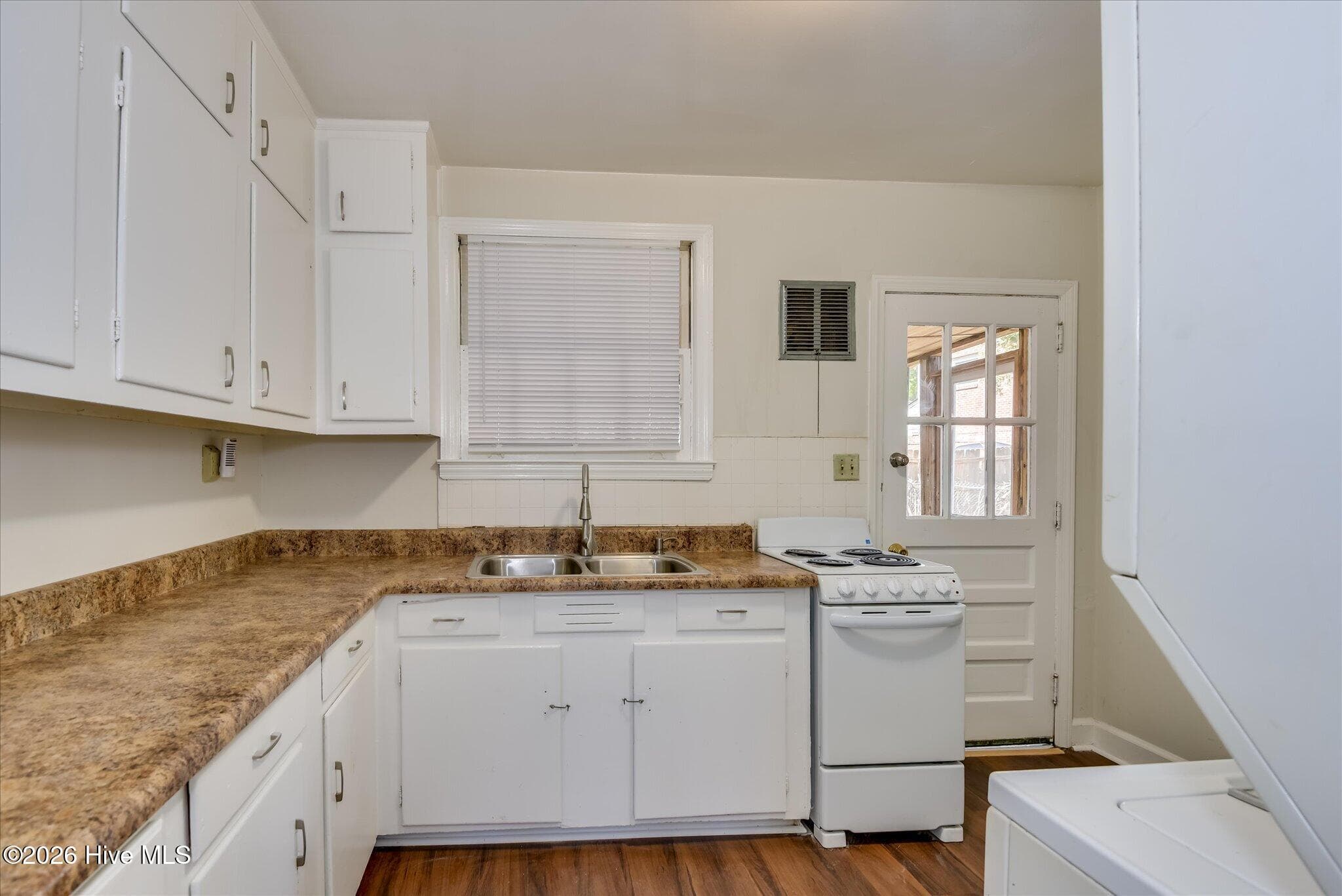 Duplex at 715 Bransford Road, Augusta, GA 30909, photo 12 of 27