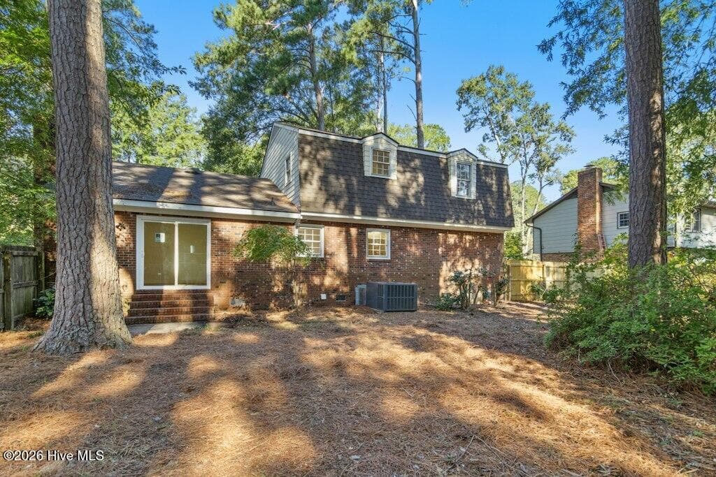 Single Family Residence at 1215 S Crescent Drive, Smithfield, NC 27577, photo 34 of 38