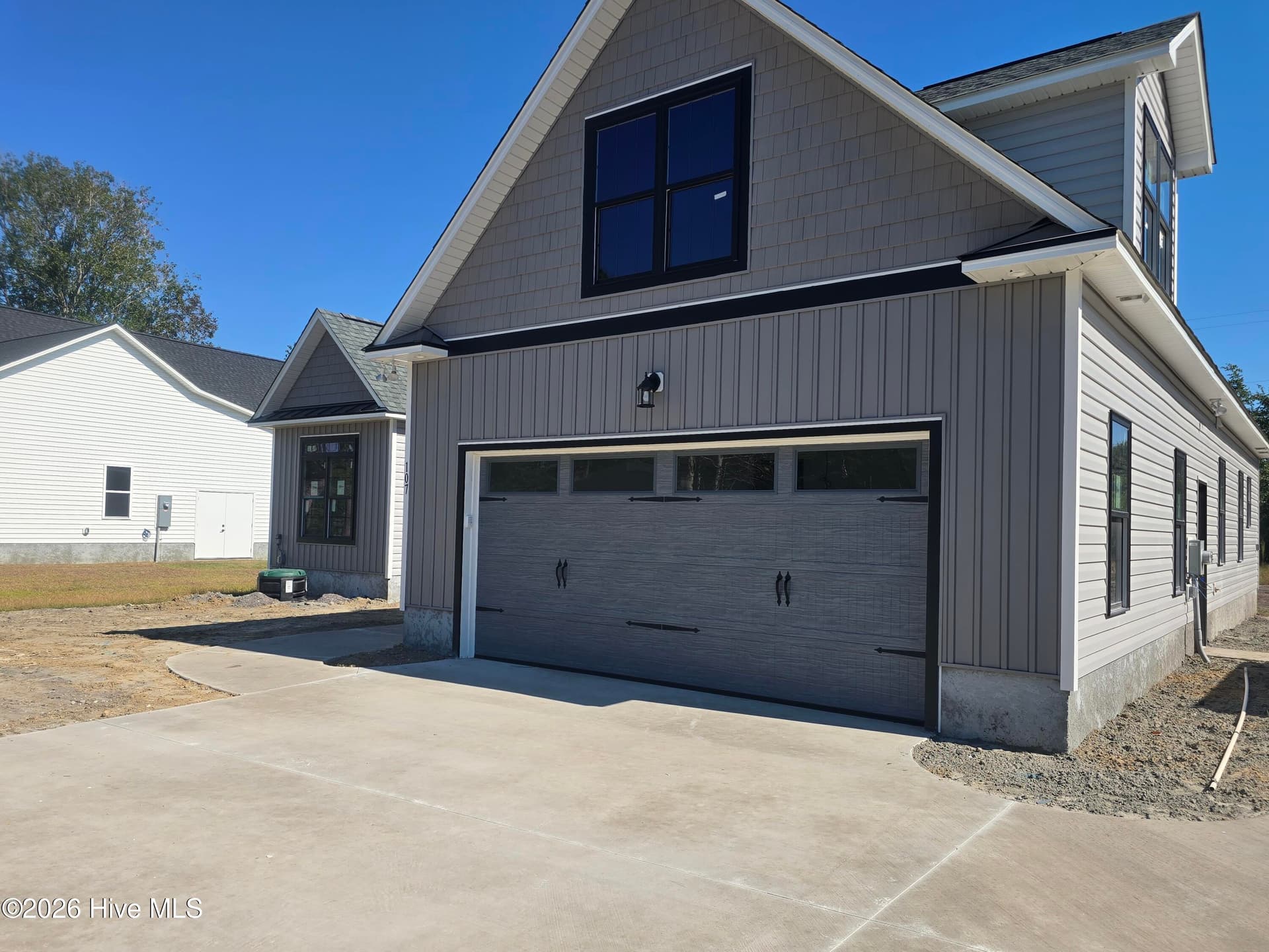 Single Family Residence at 107 Weathersbee Drive, Hampstead, NC 28443, photo 16 of 140