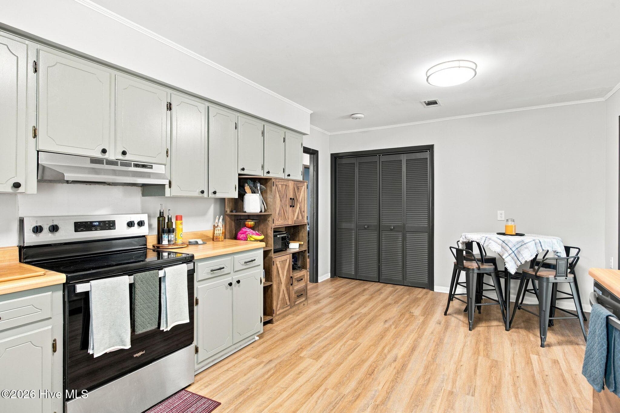 Single Family Residence at 209 Cathay Road, Wilmington, NC 28412, photo 12 of 49