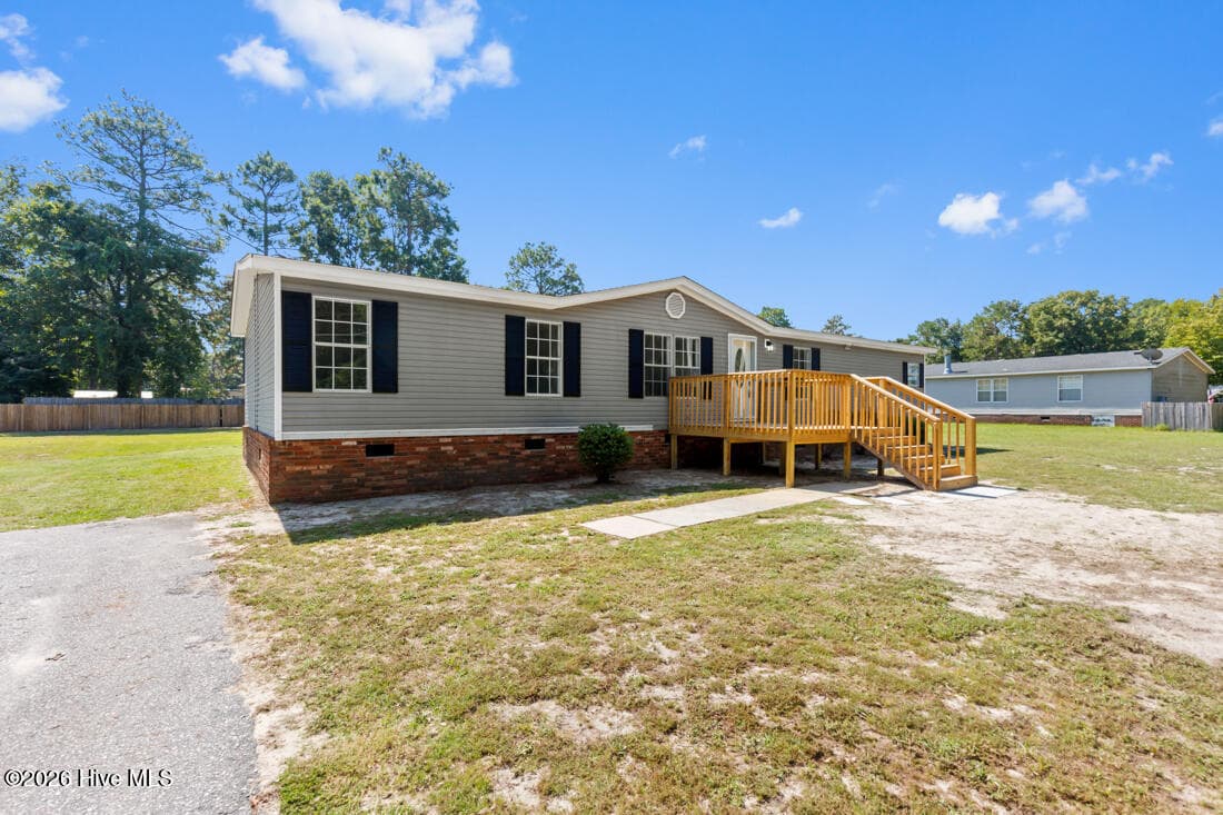 Manufactured Home at 5837 Parkton Road, Hope Mills, NC 28348, photo 27 of 43