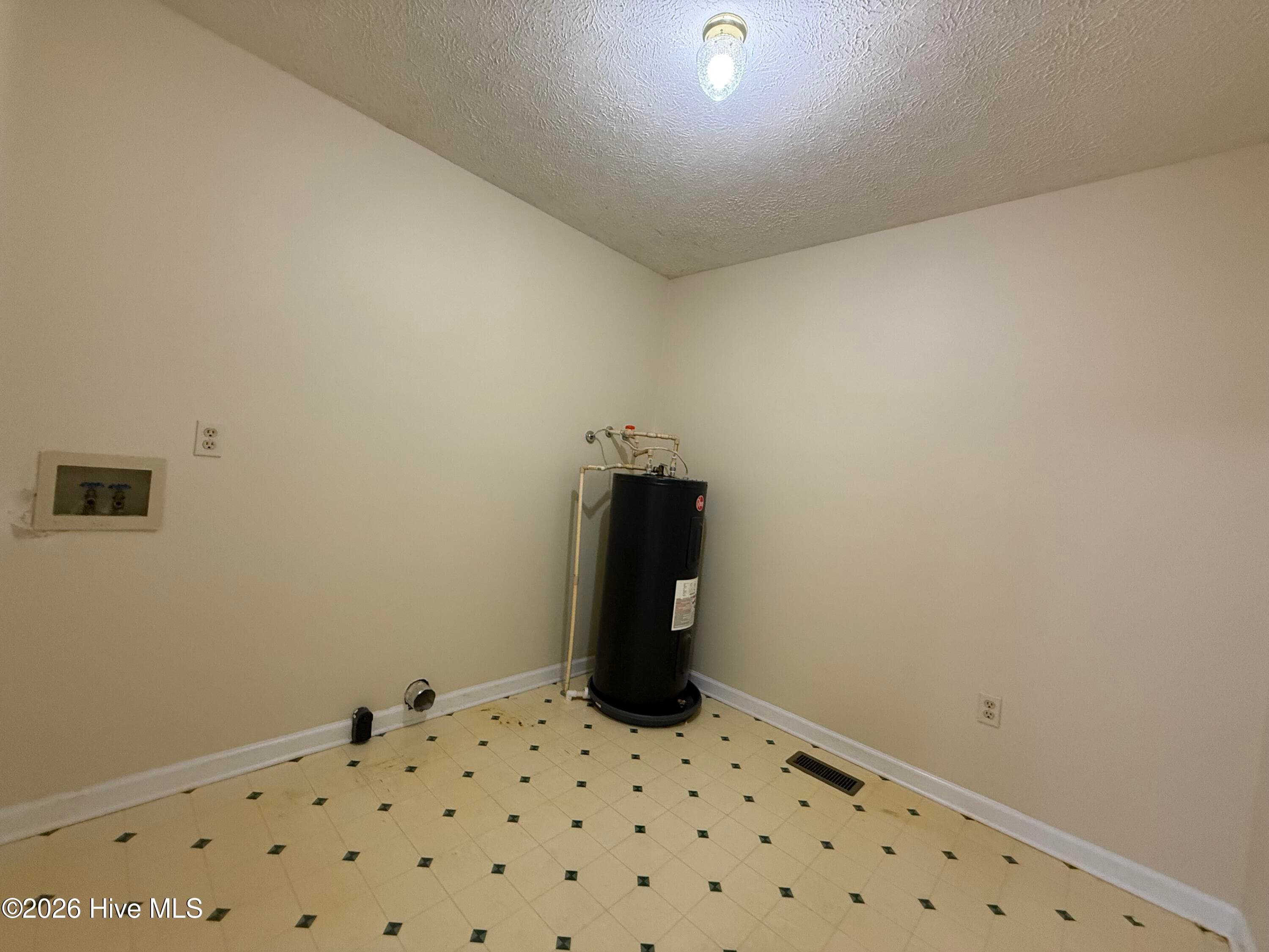 Single Family Residence at 422 King Lane, Thomson, GA 30824, photo 17 of 22