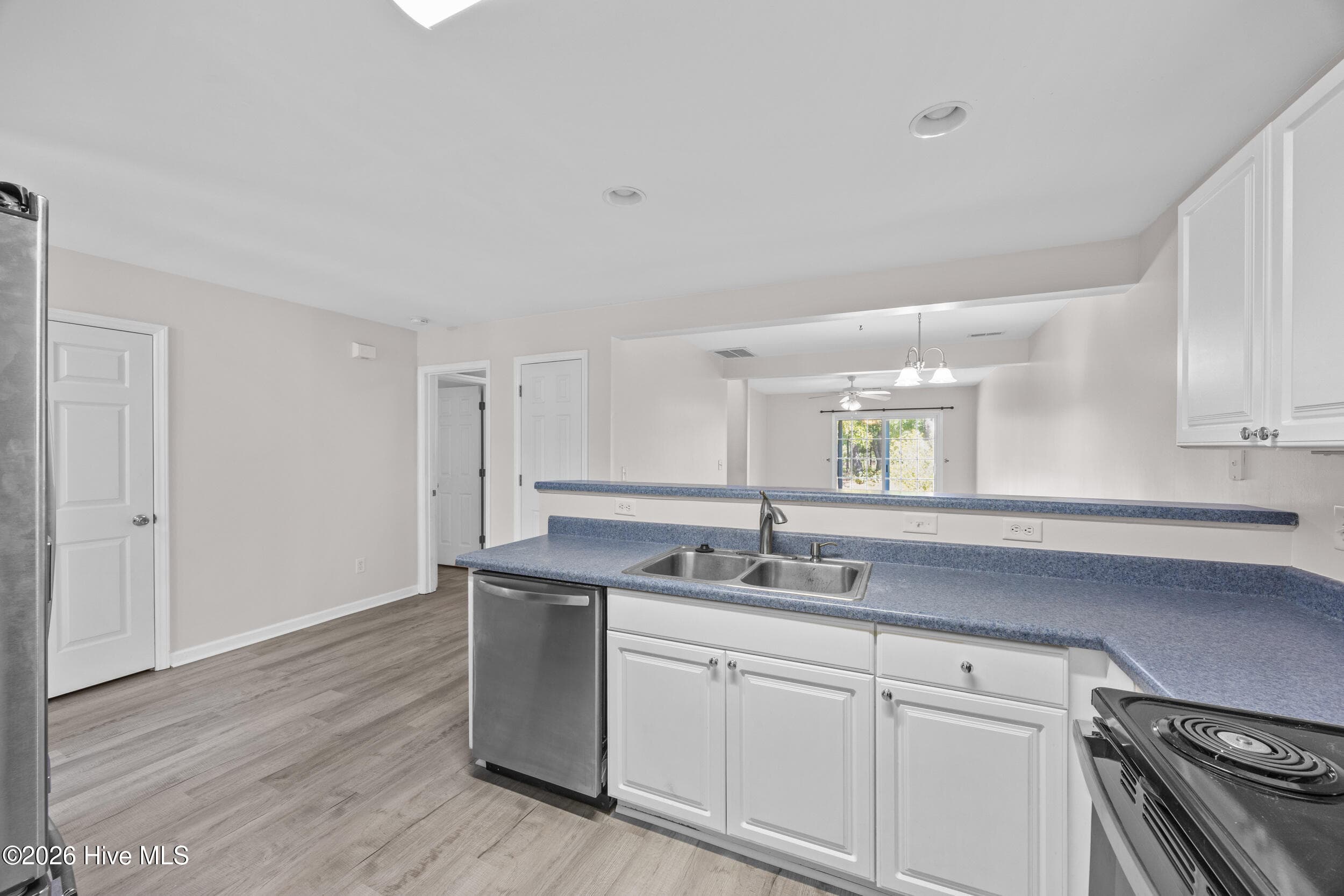 Townhouse at 3967 Winds Ridge Drive, Wilmington, NC 28409, photo 8 of 54