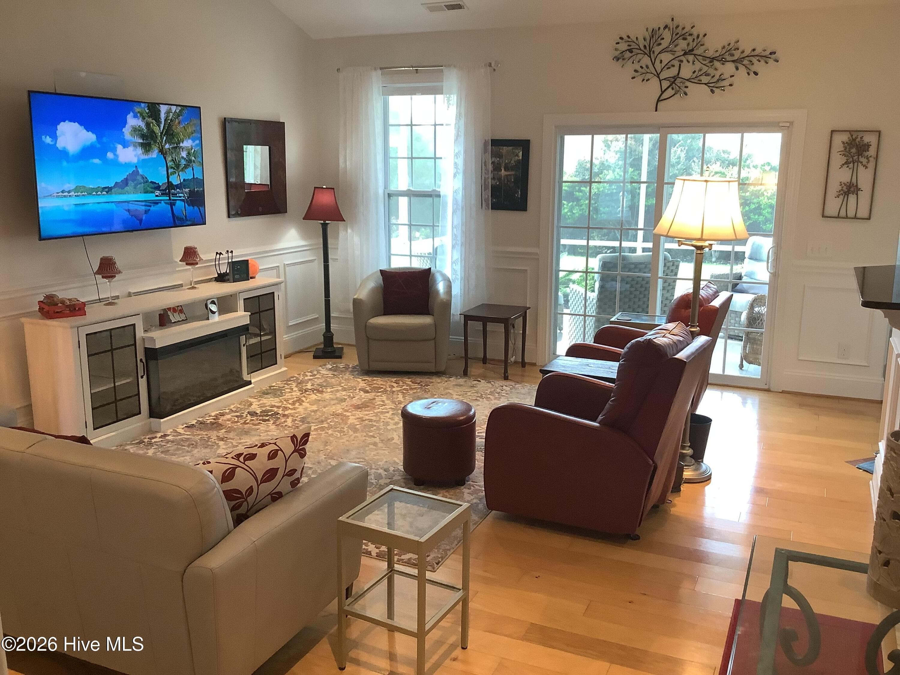 Single Family Residence at 7128 Sevilleen Drive SW, Ocean Isle Beach, NC 28469, photo 4 of 15