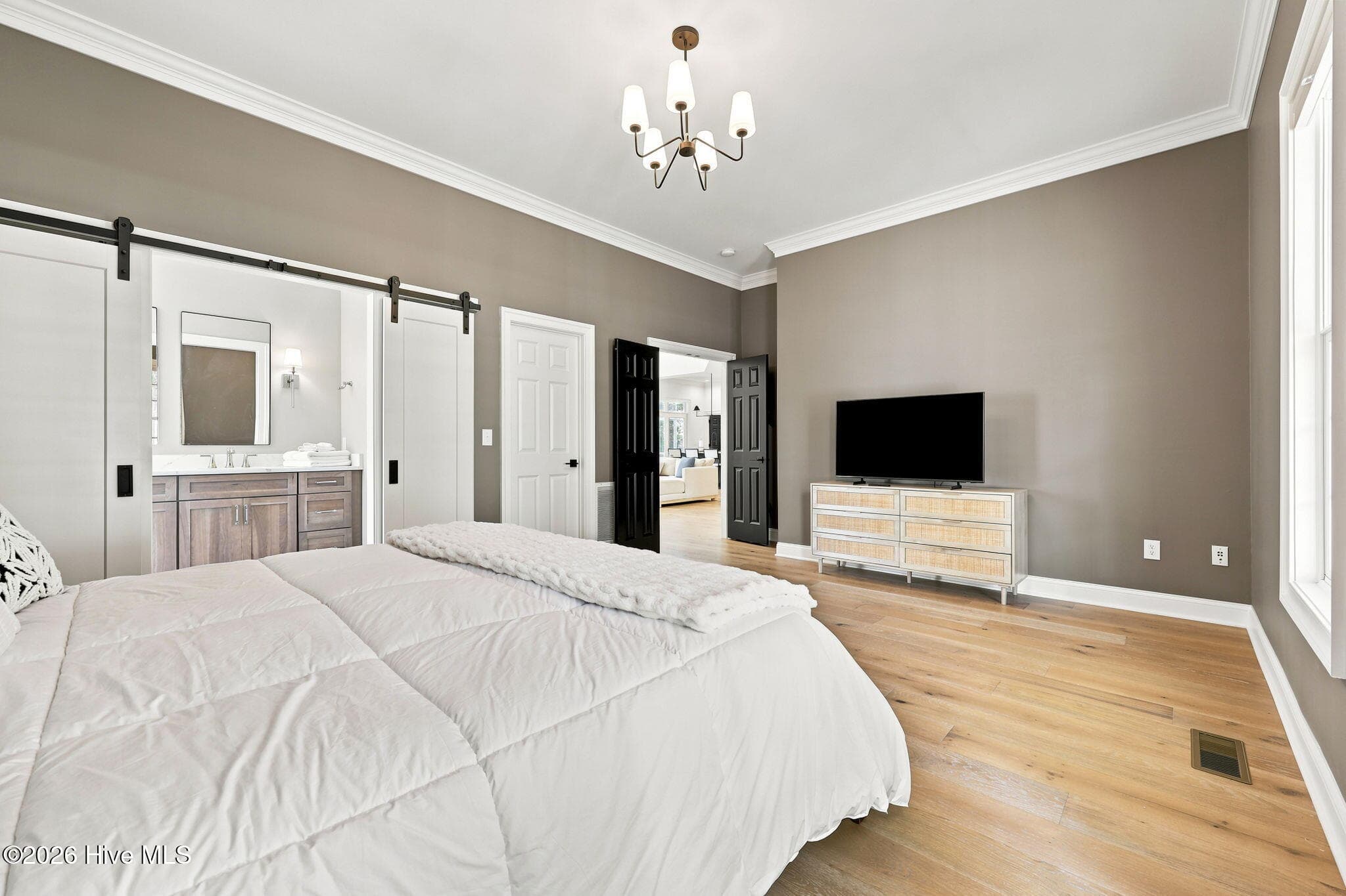 Master bedroom - 102 Chesterfield Drive, Pinehurst, NC 28374