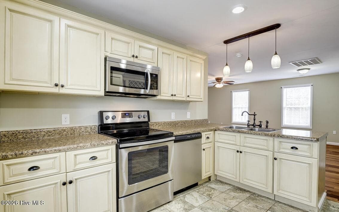 Single Family Residence at 5 Court 11 Northwest Drive, Calabash, NC 28467, photo 12 of 43