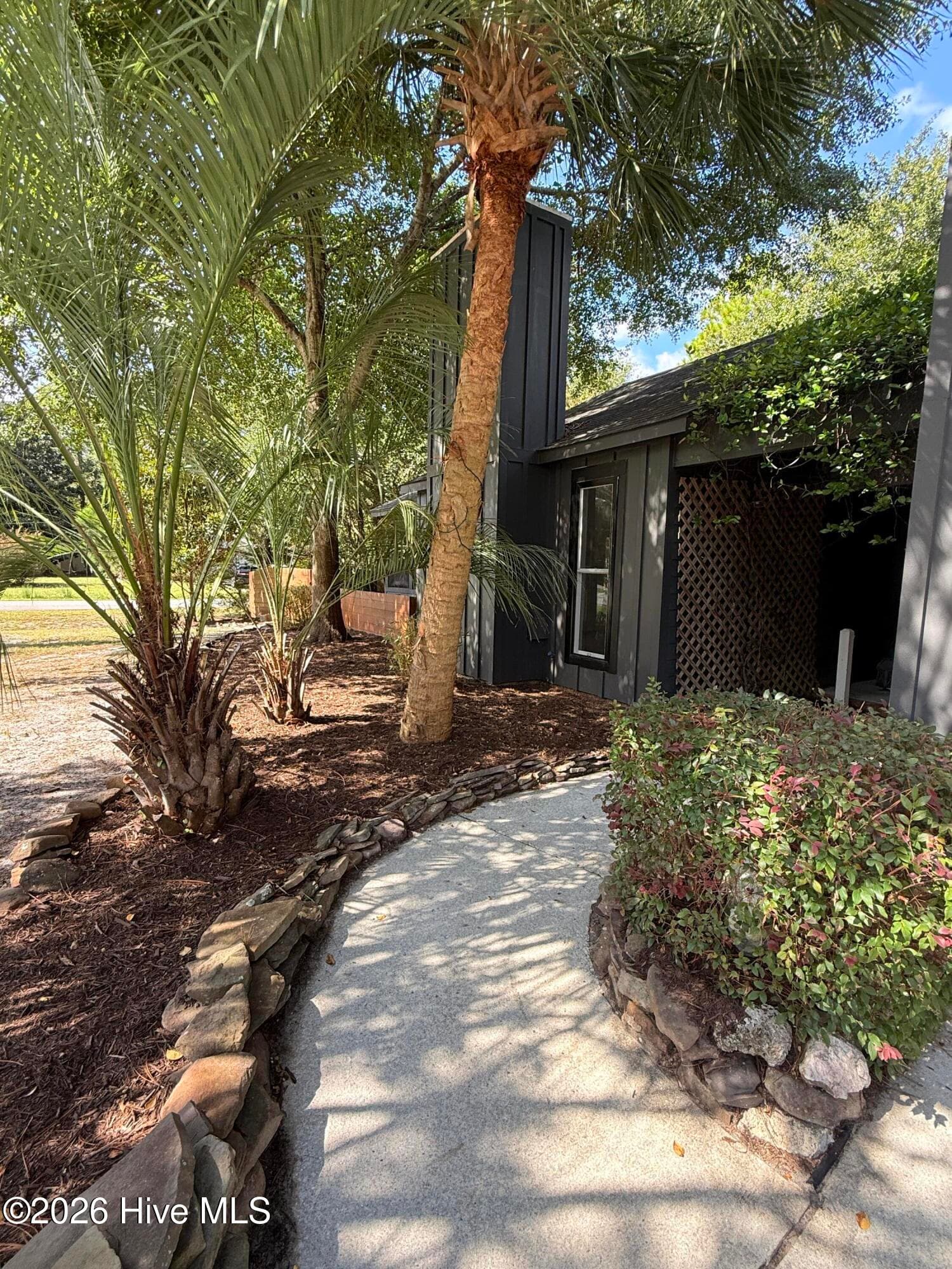 Charm galore! - 1001 Hunting Ridge Road, Wilmington, NC 28412