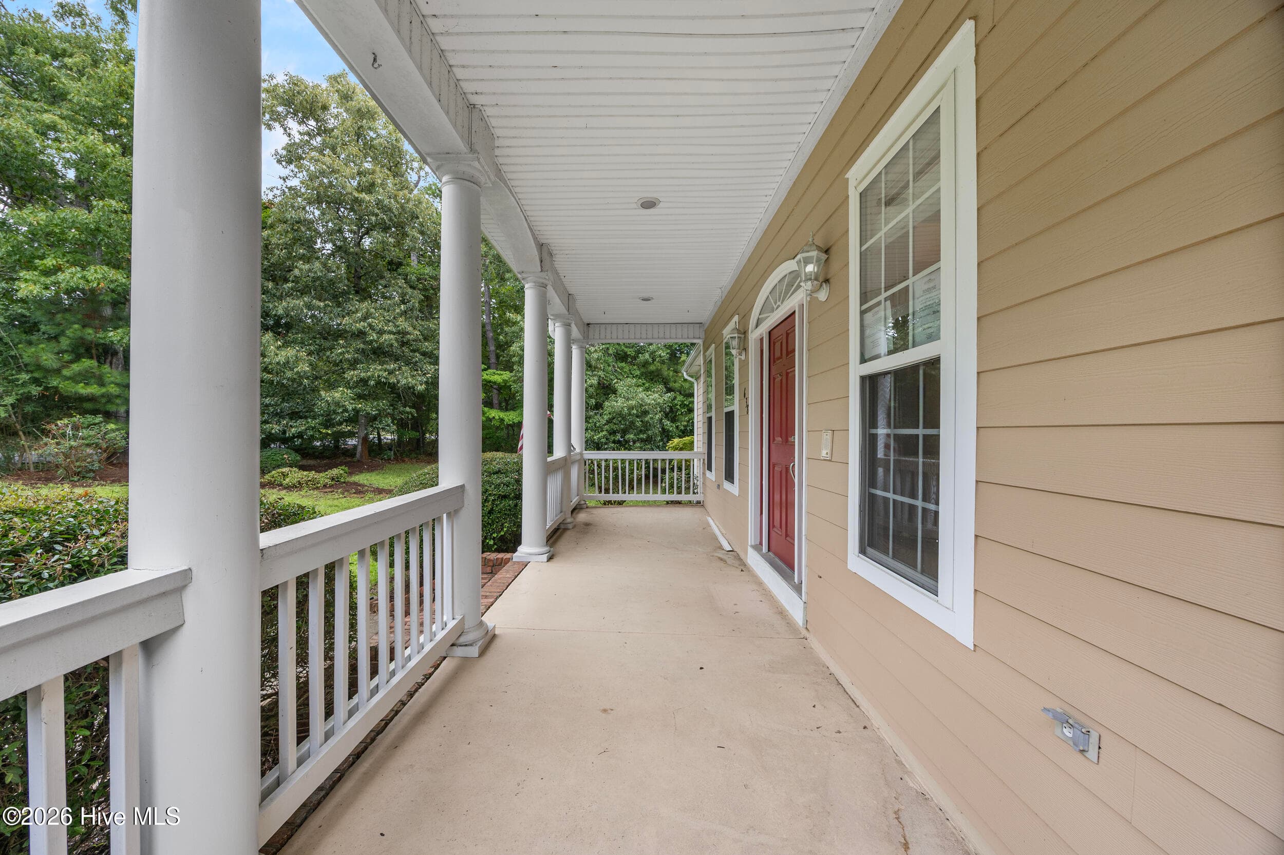 Single Family Residence at 638 Ravenswood Road, Hampstead, NC 28443, photo 8 of 100