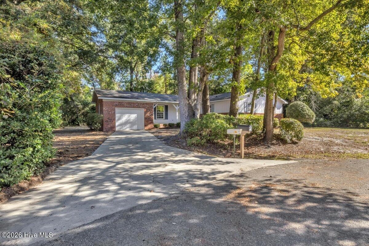 Single Family Residence at 5105 Belgrave Circle, Wilmington, NC 28403, photo 4 of 37