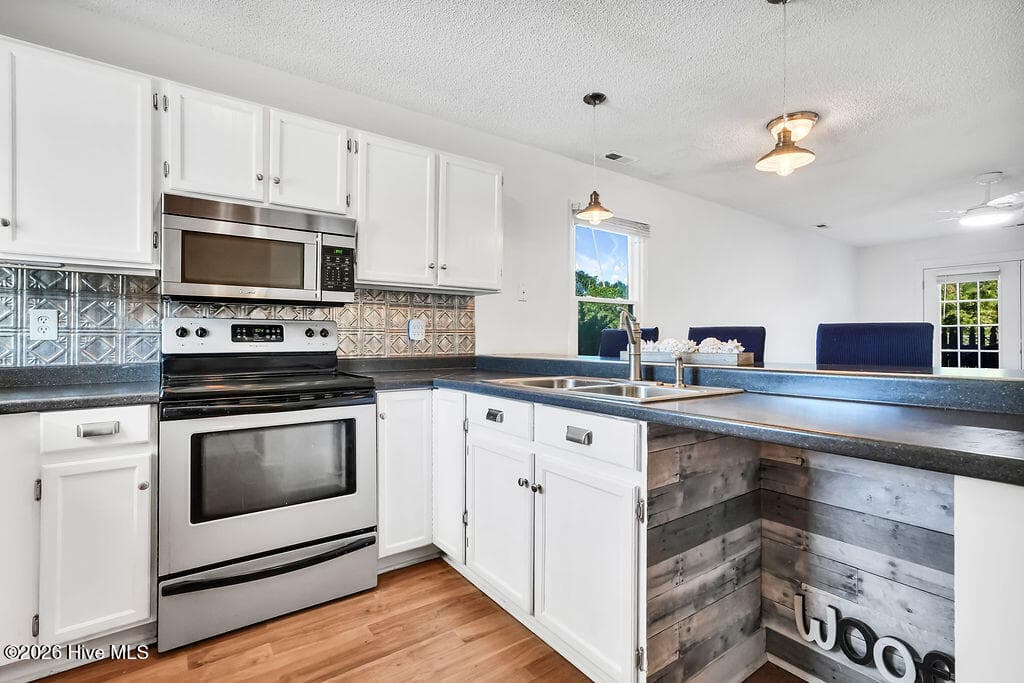 Condominium at 106 Lullwater Drive Unit B, Wilmington, NC 28403, photo 13 of 51