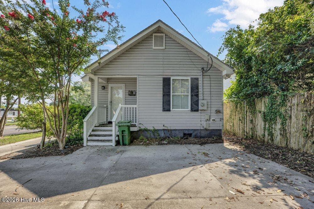 Single Family Residence at 100 S 11th Street, Wilmington, NC 28401, photo 23 of 24