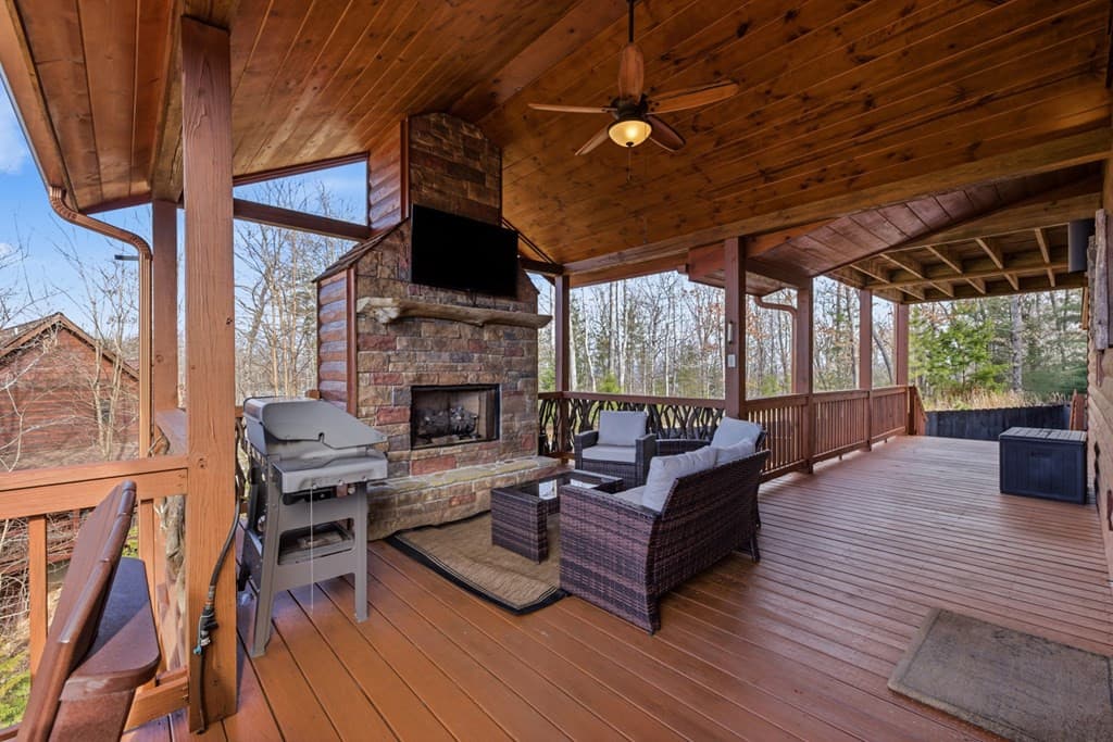 Single Family Residence at 33 Stanley Ridge Drive, Morganton, GA 30560, photo 4 of 8