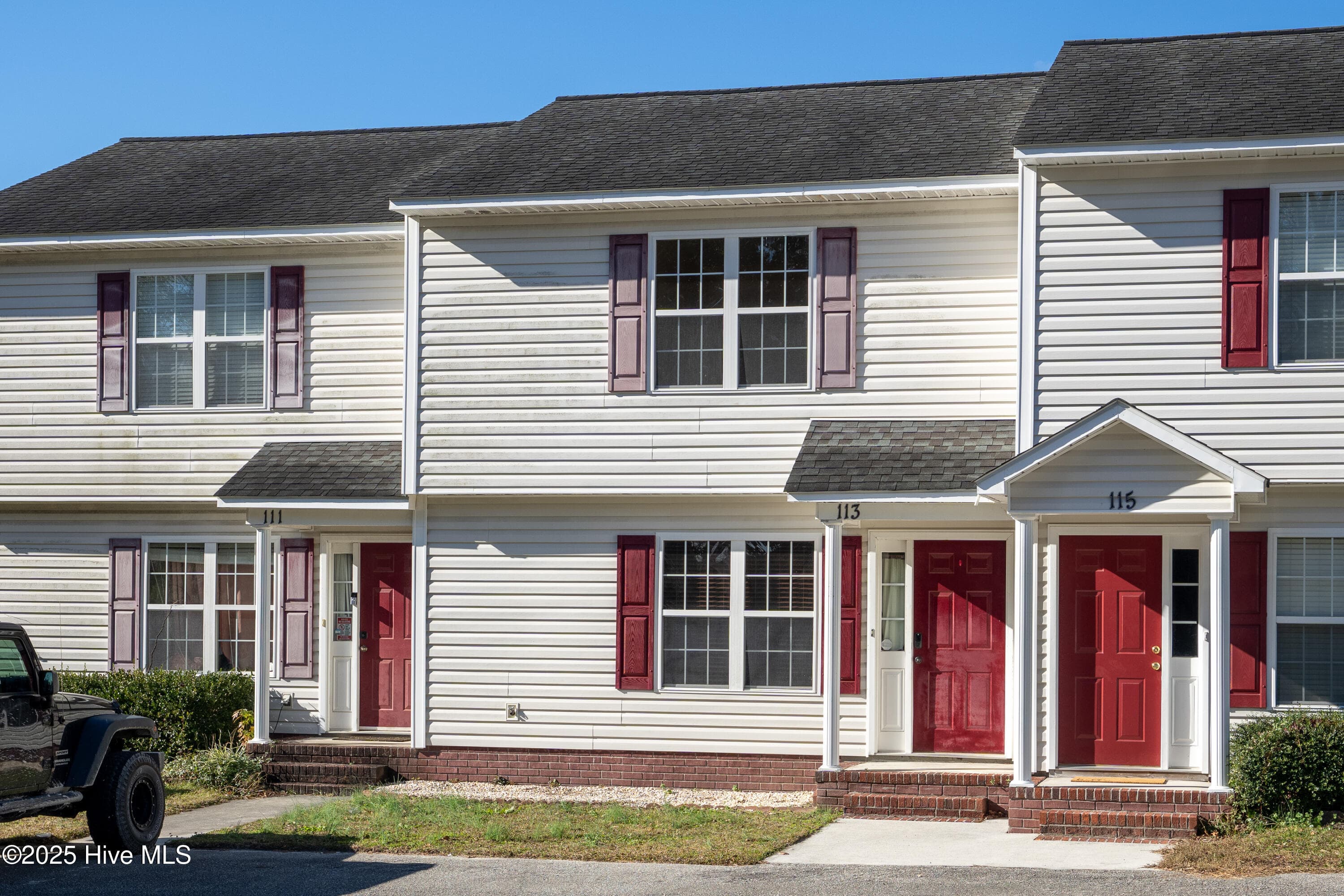 Townhouse at 113 Tillett Lane, Sneads Ferry, NC 28460, photo 2 of 29