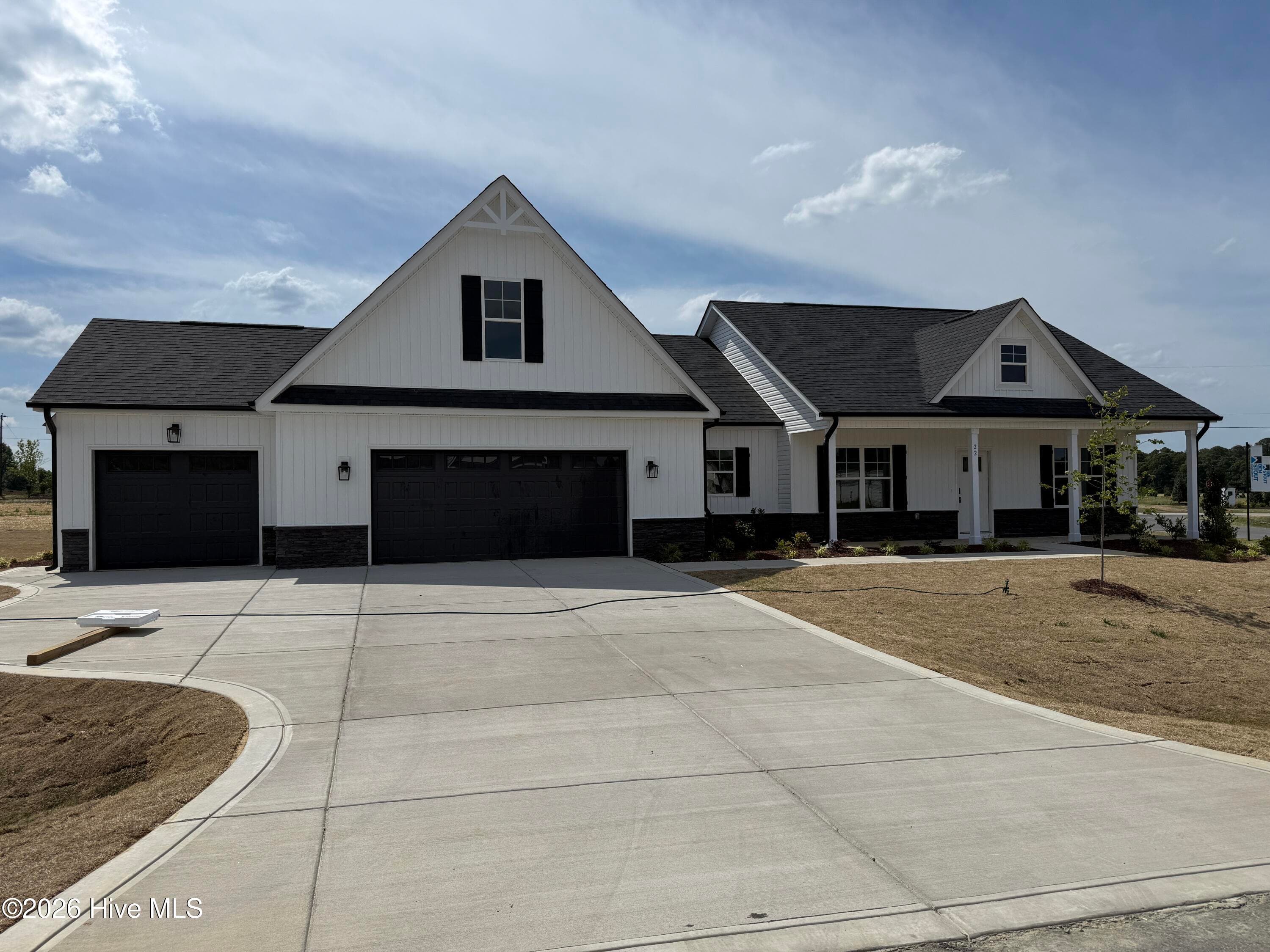 Single Family Residence at 22 Grady Farm Way, Benson, NC 27504, photo 3 of 182