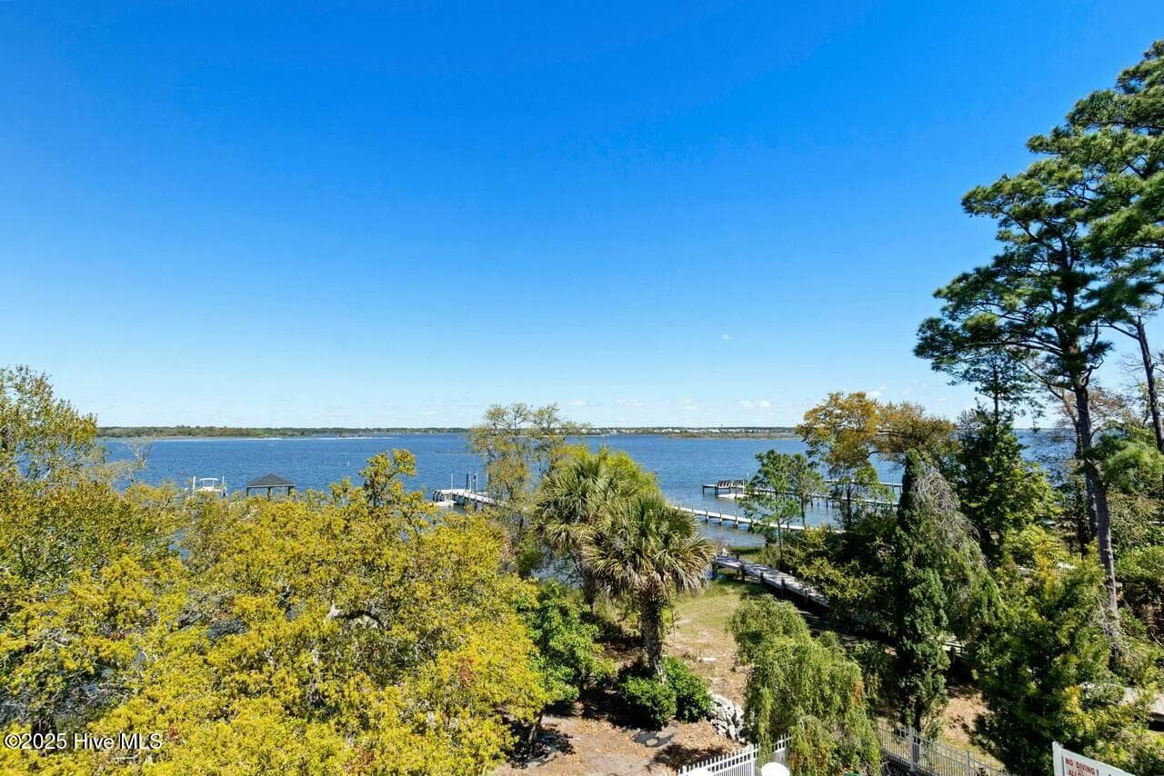 Intracoastal Waterway Views - 7012 Sound Drive, Emerald Isle, NC 28594