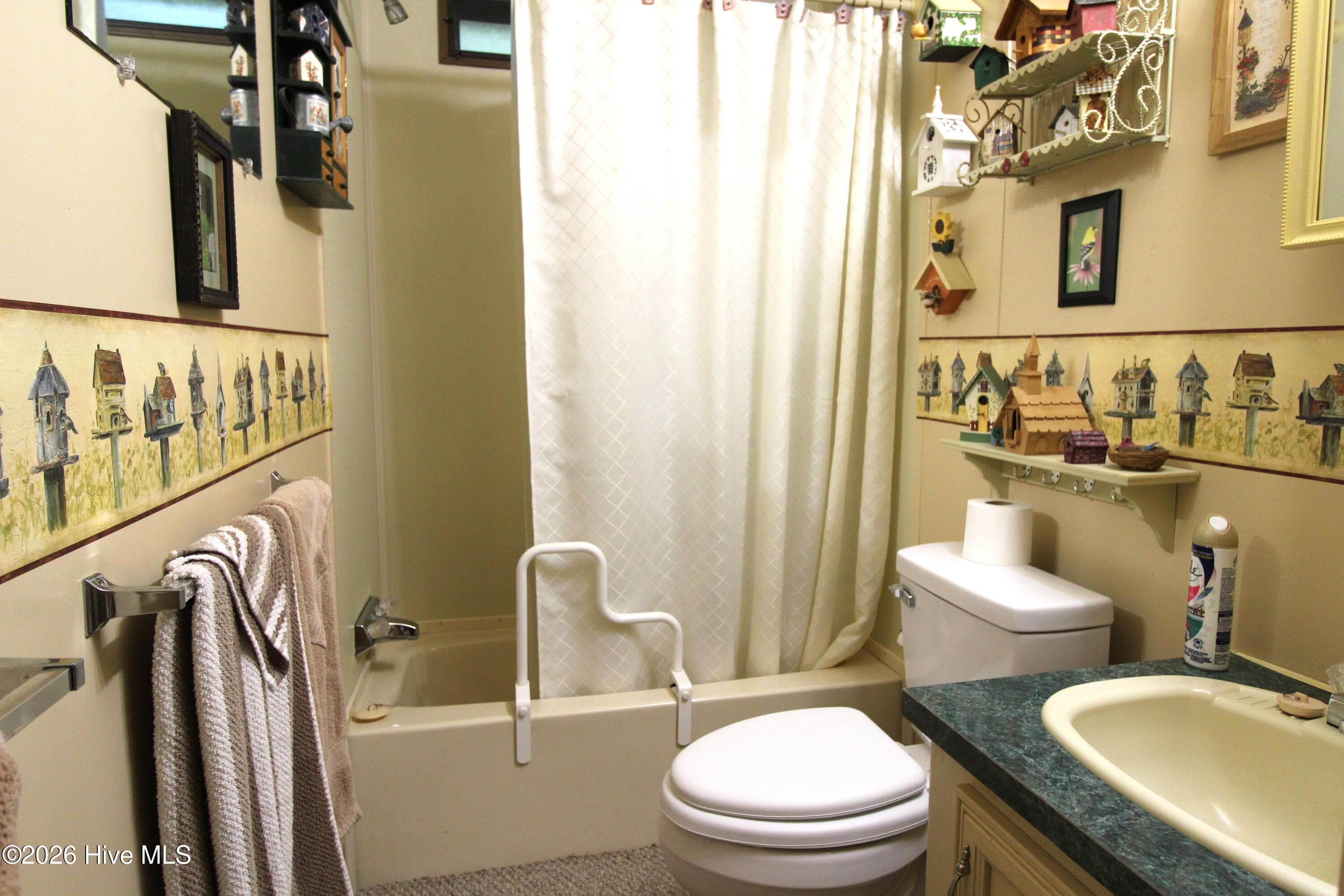 Guest Bath - 46 Arthur Ridge, Brasstown, NC 28902