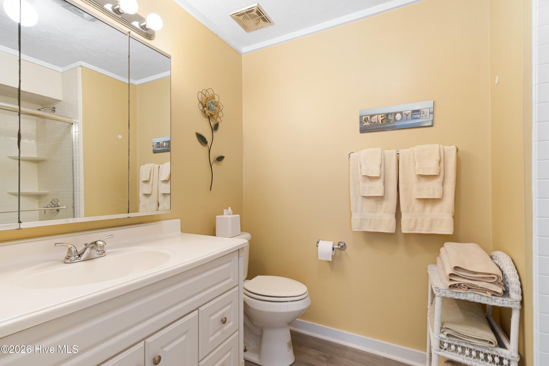 Single Family Residence at 11017 Inlet Drive, Emerald Isle, NC 28594, photo 4 of 6