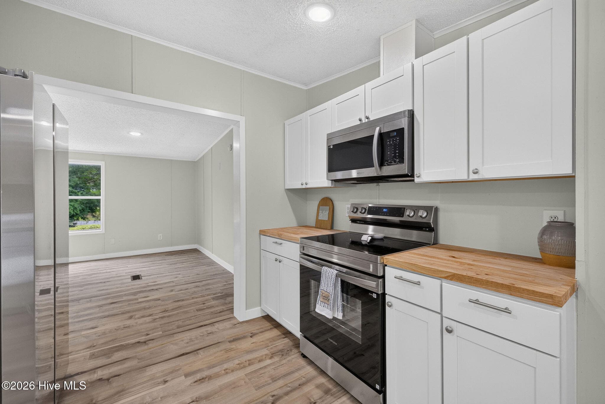 Manufactured Home at 145 Bellhammon Forest Drive, Rocky Point, NC 28457, photo 13 of 43