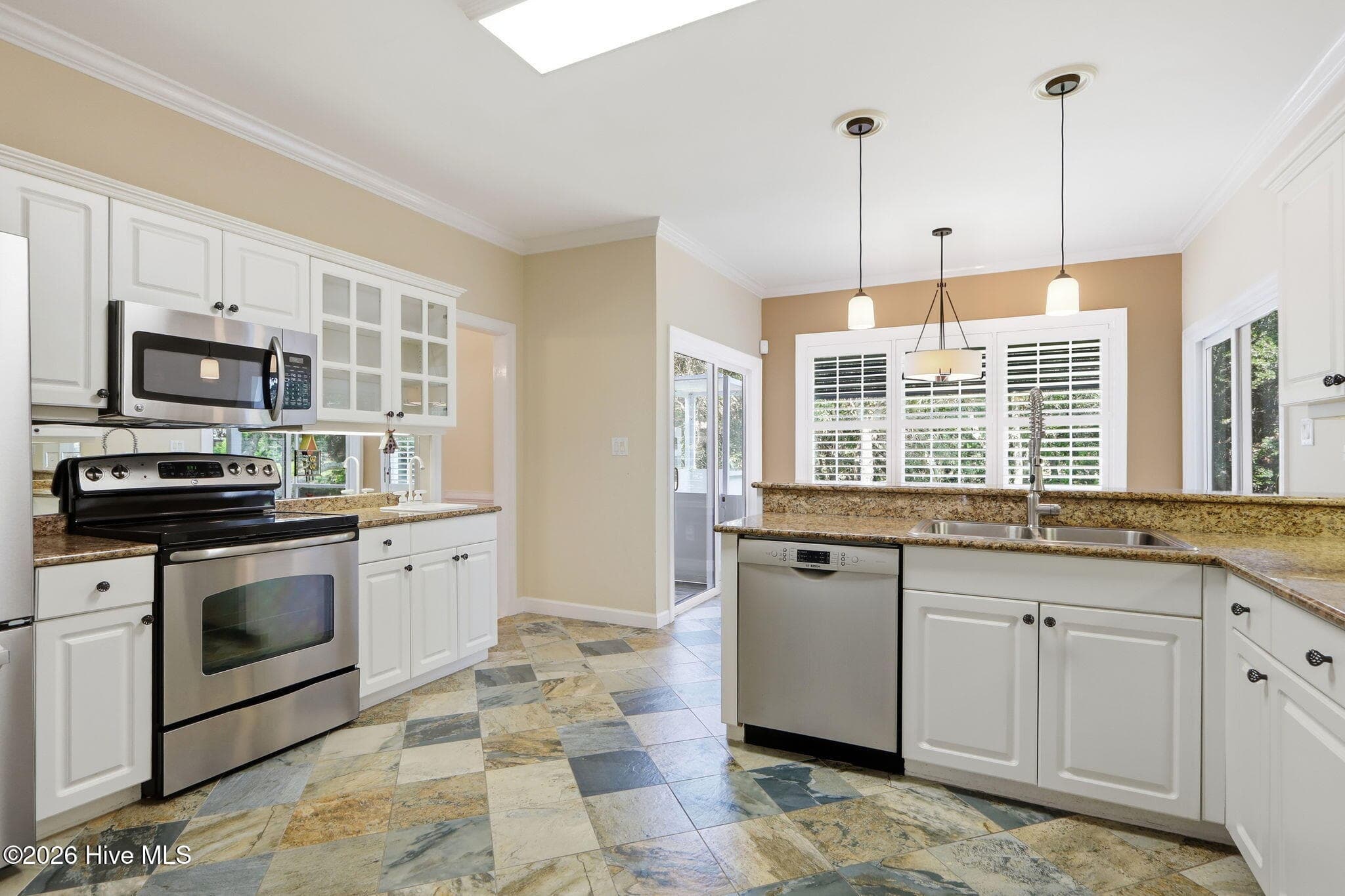 Kitchen - 104 Talford Drive, Atlantic Beach, NC 28512