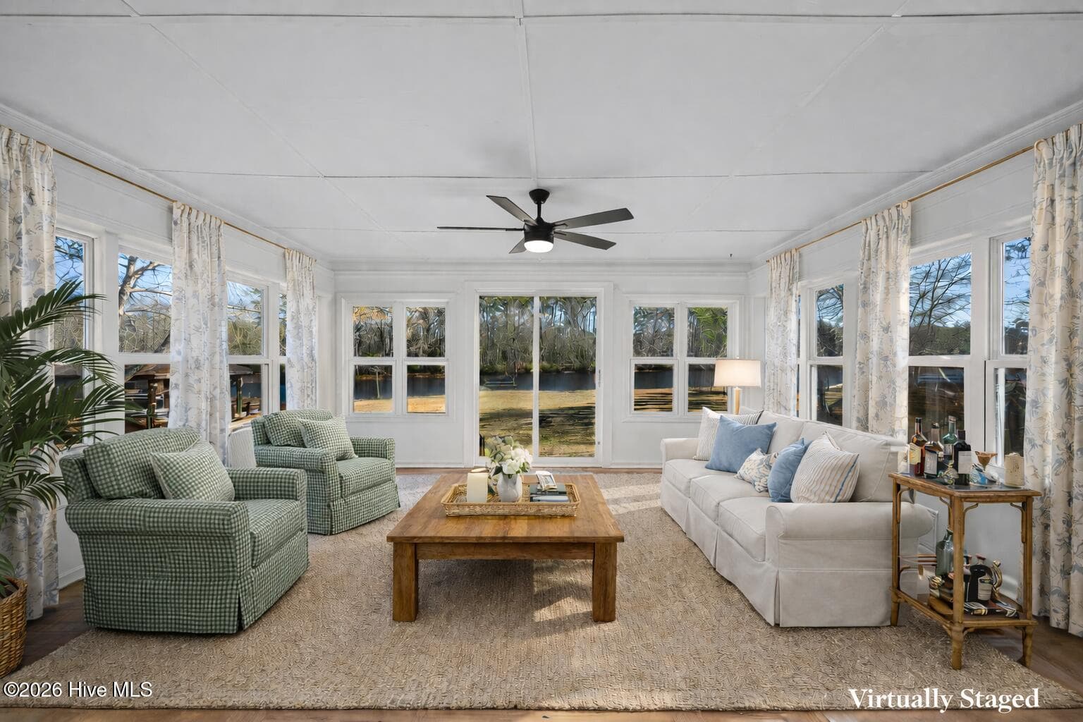 Sunroom with lots of potential! - 236 Shoreline Drive, New Bern, NC 28562