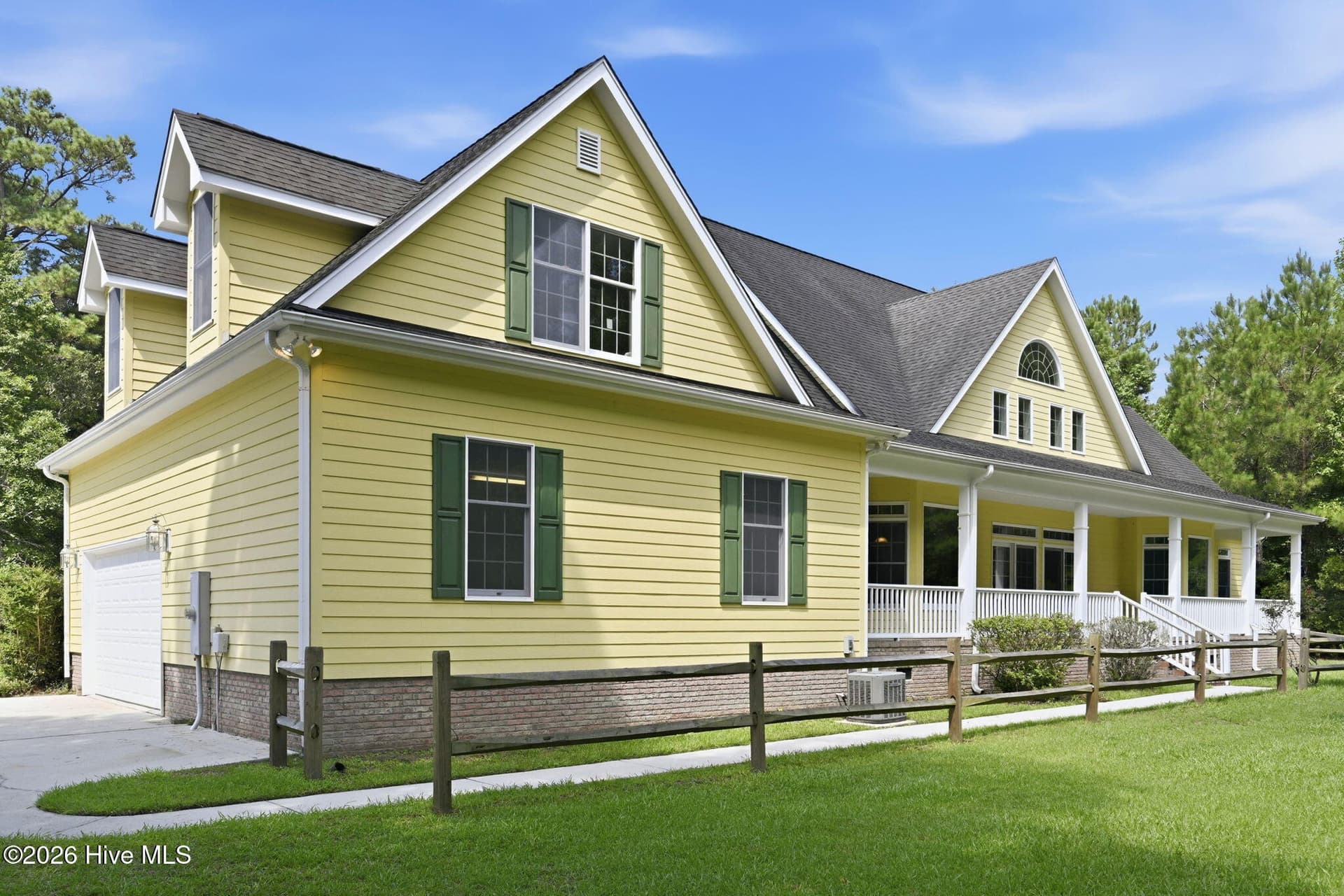 Single Family Residence at 303 Creekview Drive, Hampstead, NC 28443, photo 12 of 56